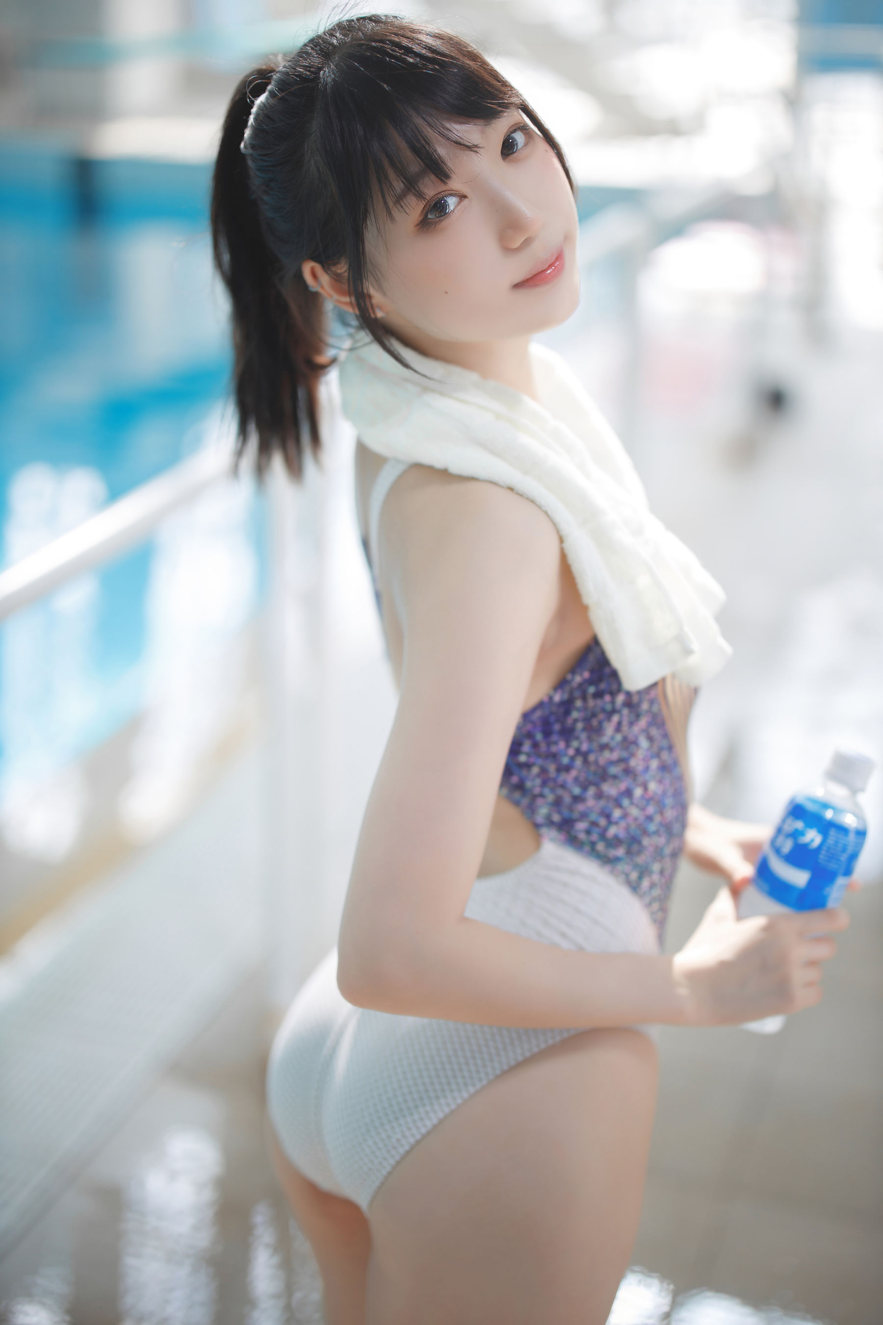 [Cosplay写真] 周叽是可爱兔兔 – 竞泳 [33P]