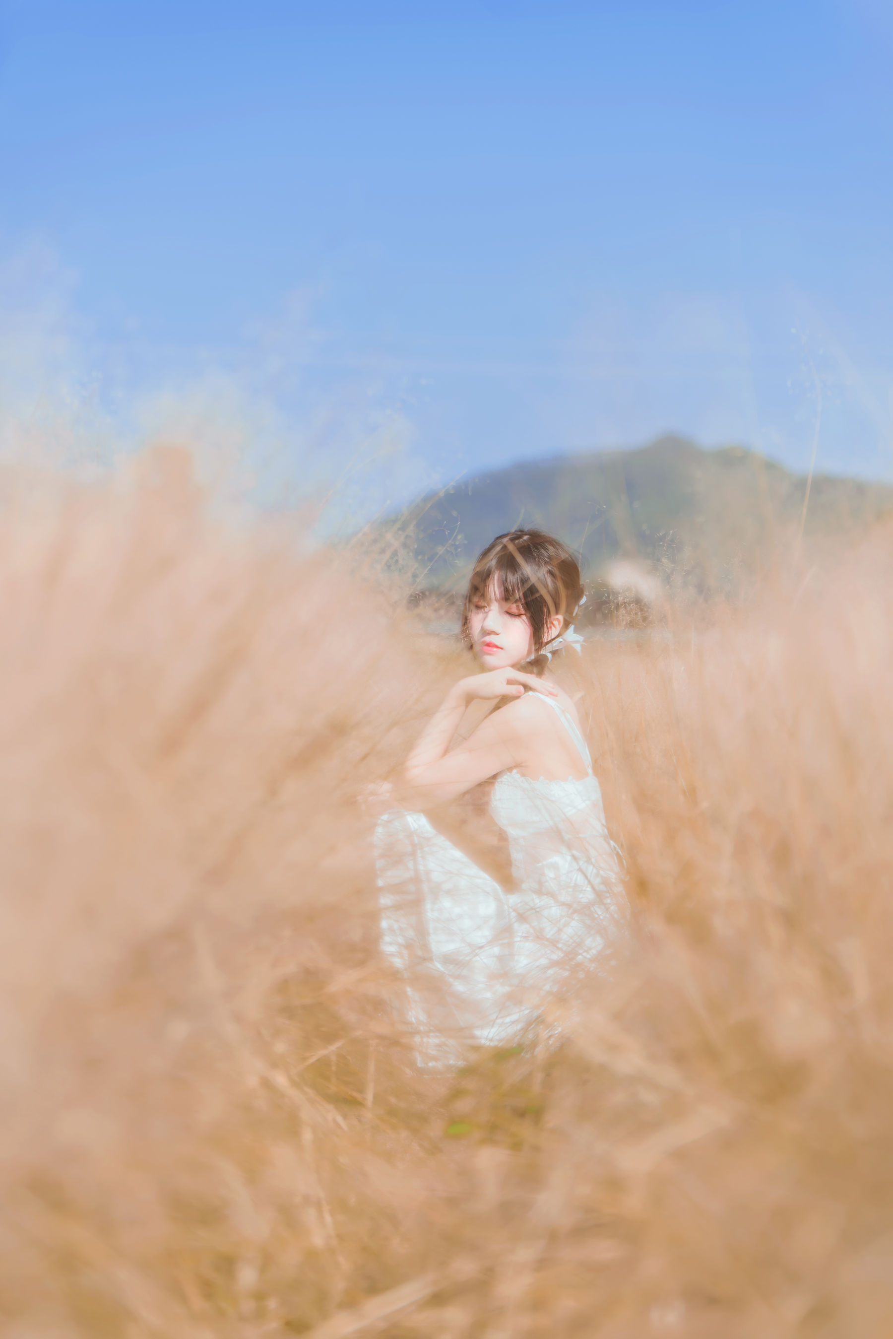 桜桃喵 原野上的浪漫 [48P]