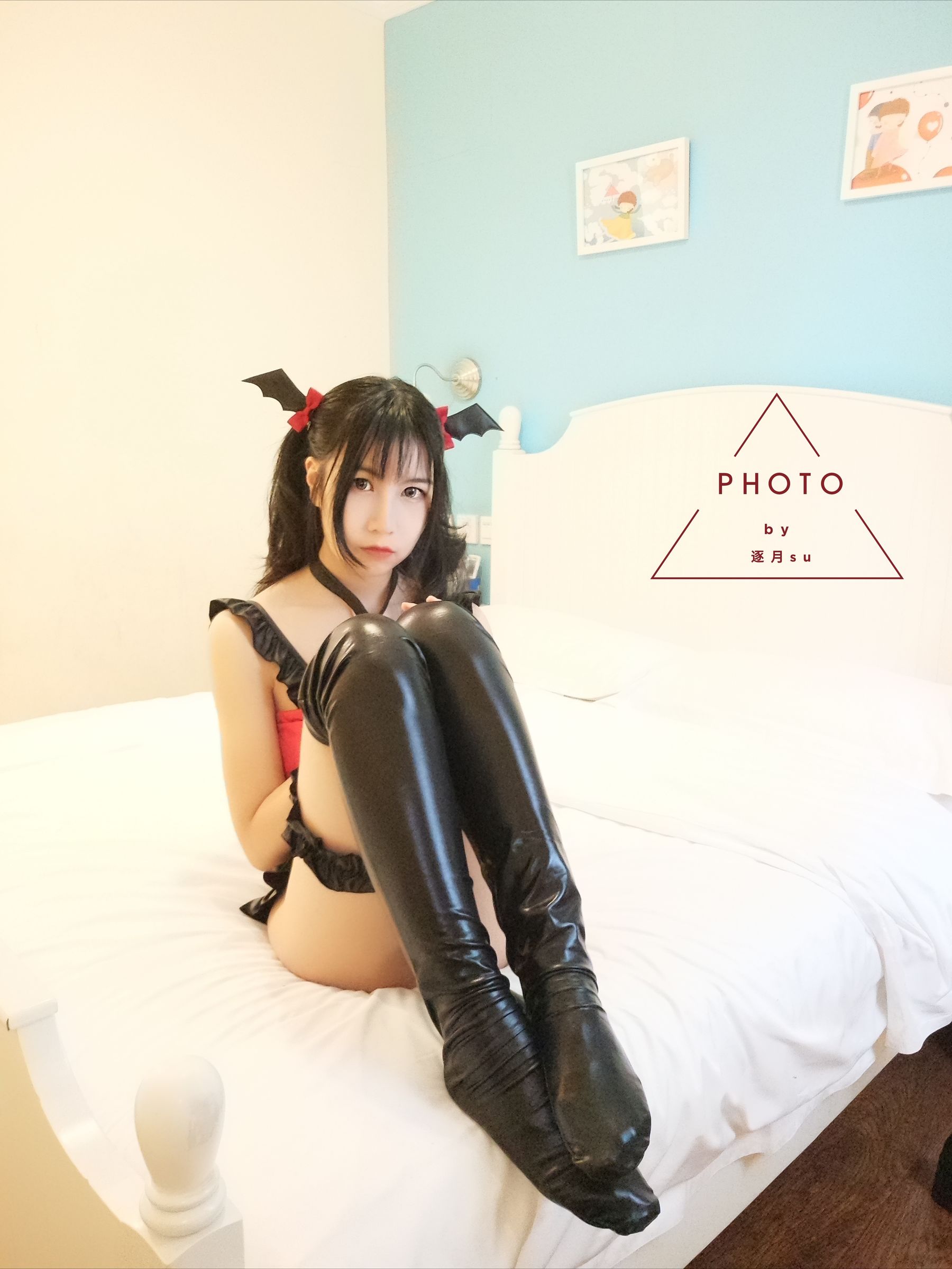 COSER美女逐月su 小恶魔 [17P]
