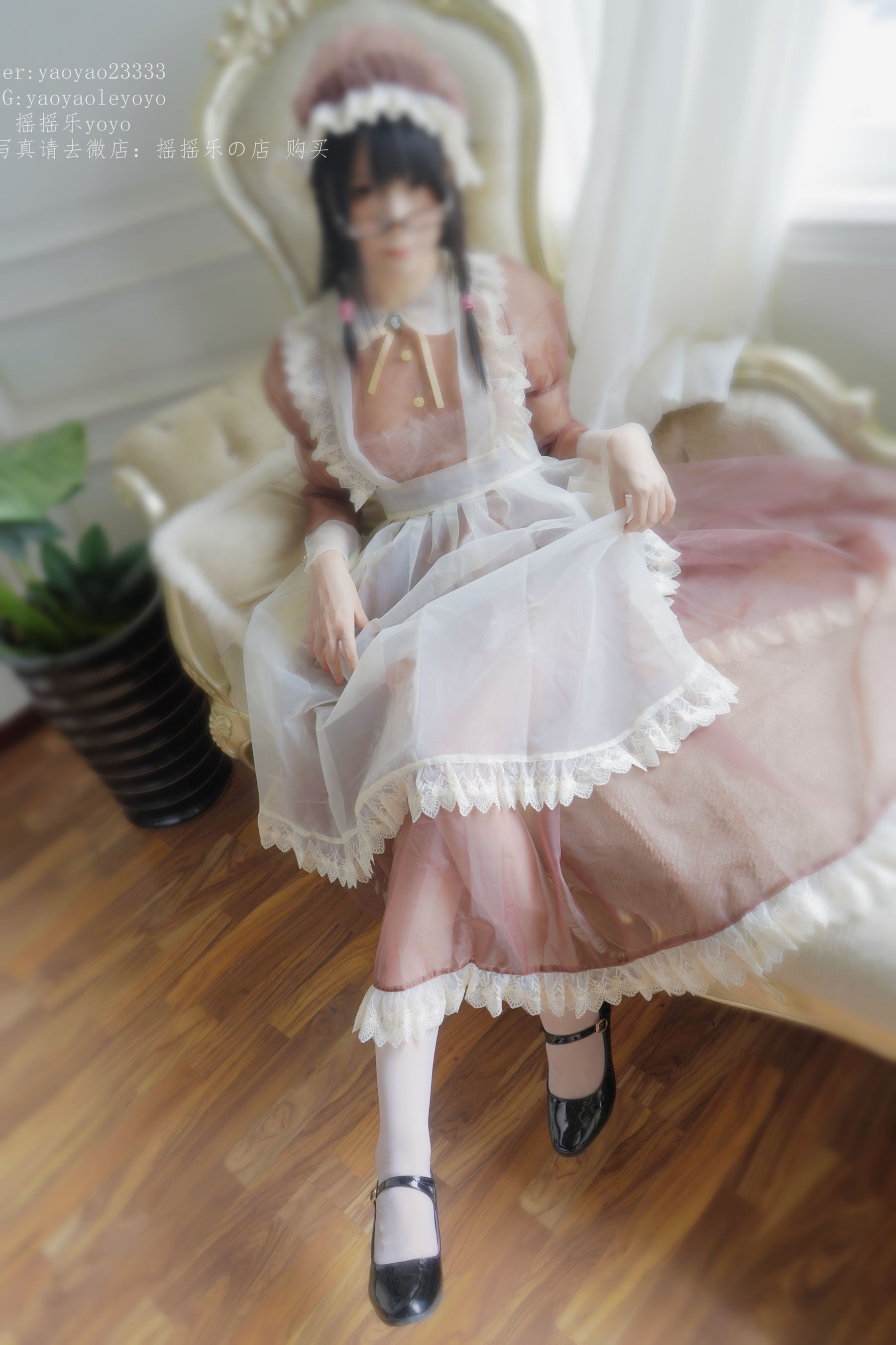 [萝莉COS] 摇摇乐yoyo – 咖啡色女仆 [134P]