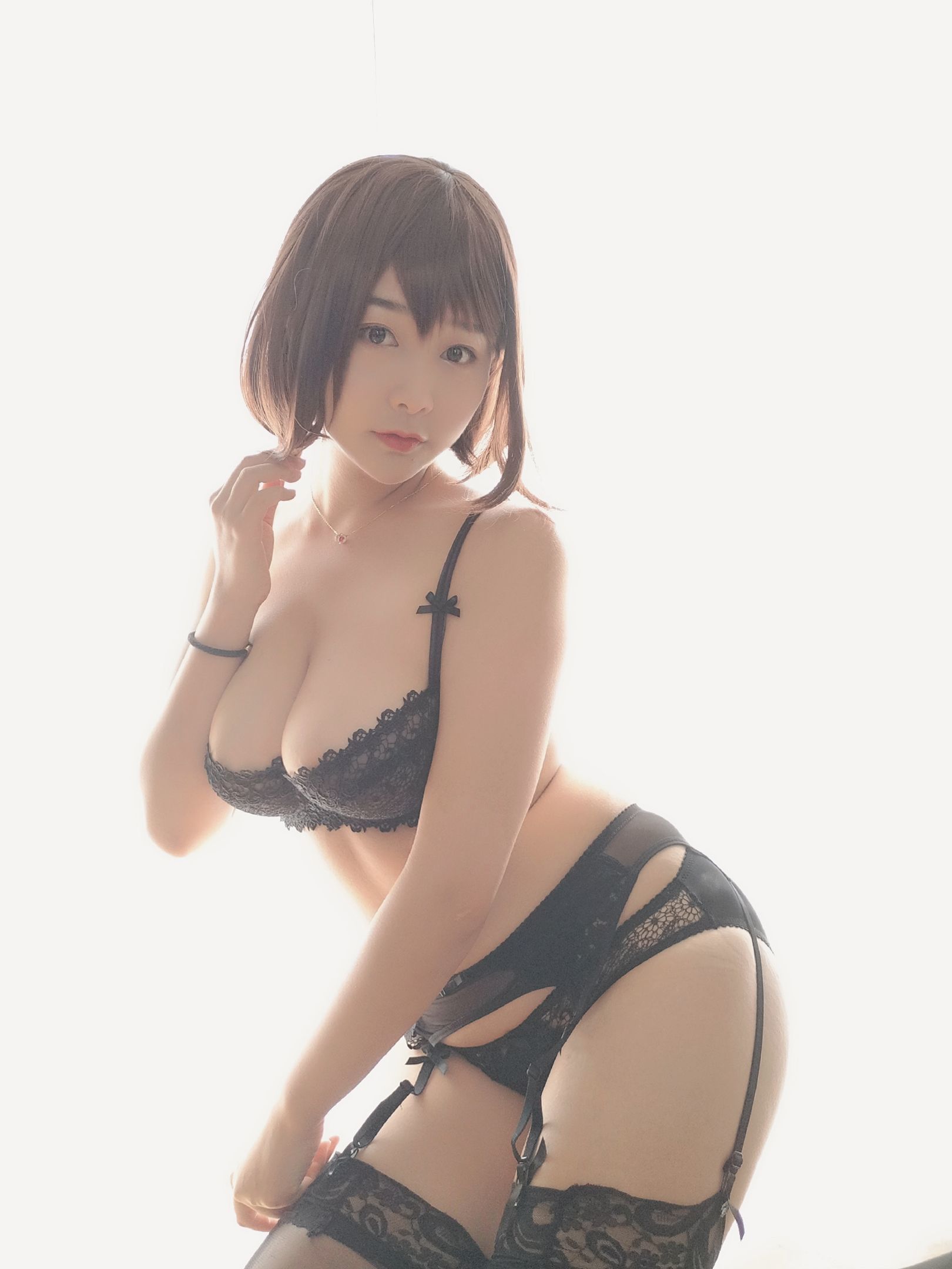 性感Coser三刀刀Miido 黑色蕾丝内衣 [22P]