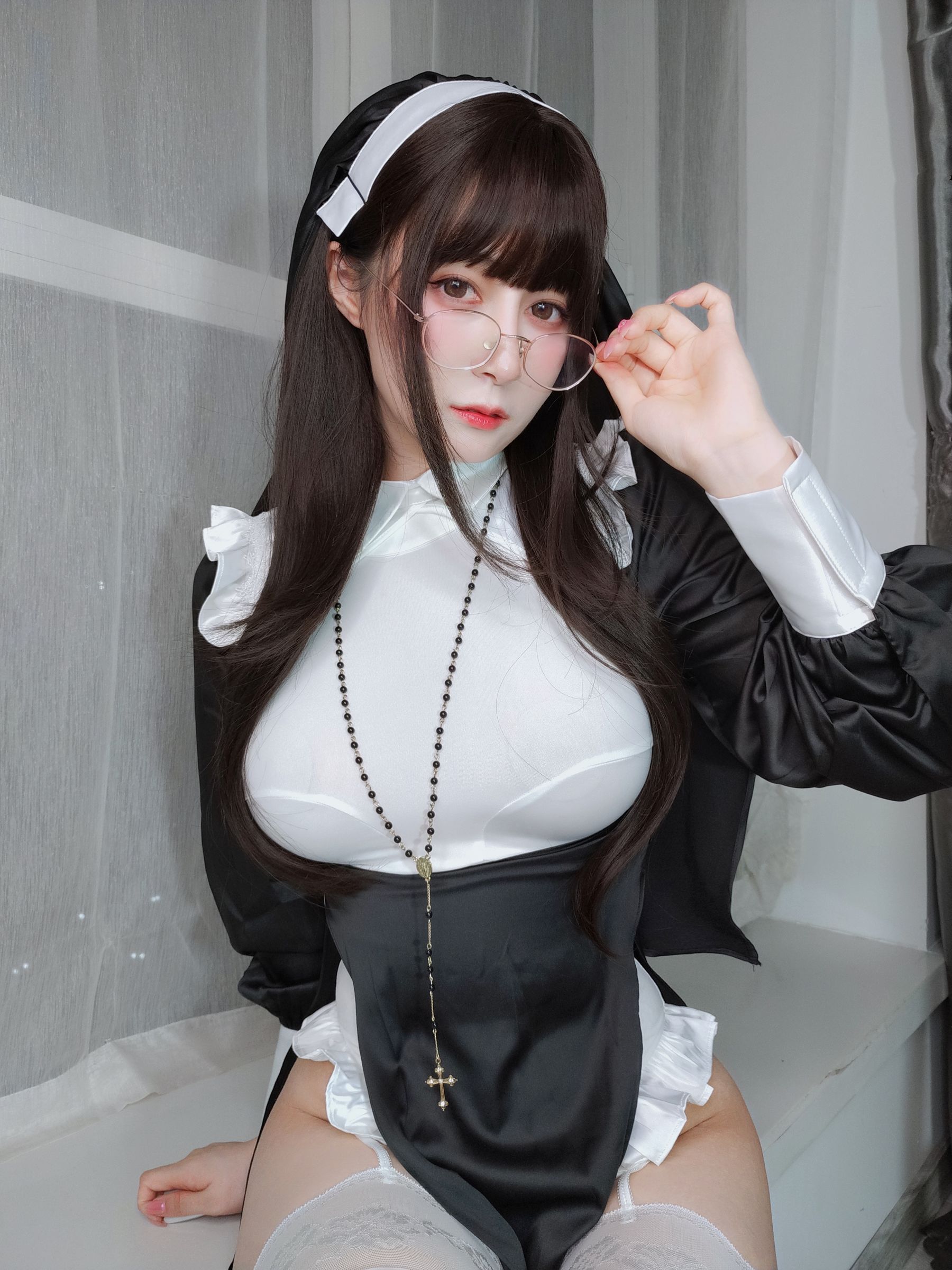 Coser小姐姐白银 – 修女 [132P]