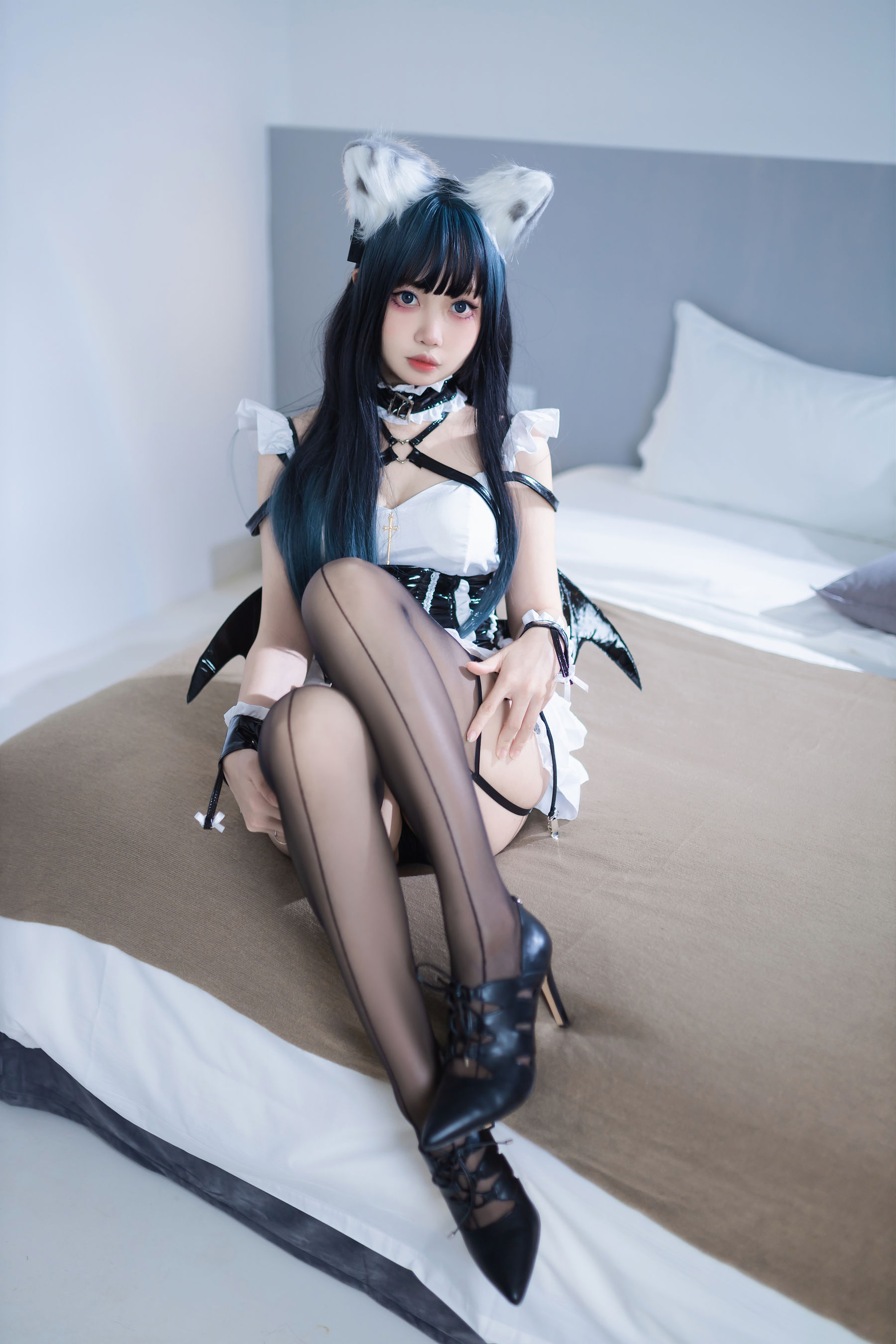 洛桑w伊梓 – 猫耳小恶魔 [41P]