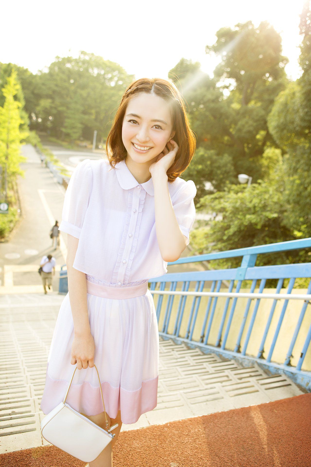 逢沢りな Rina Aizawa《夕暮れハンカチーフ》 [21P]