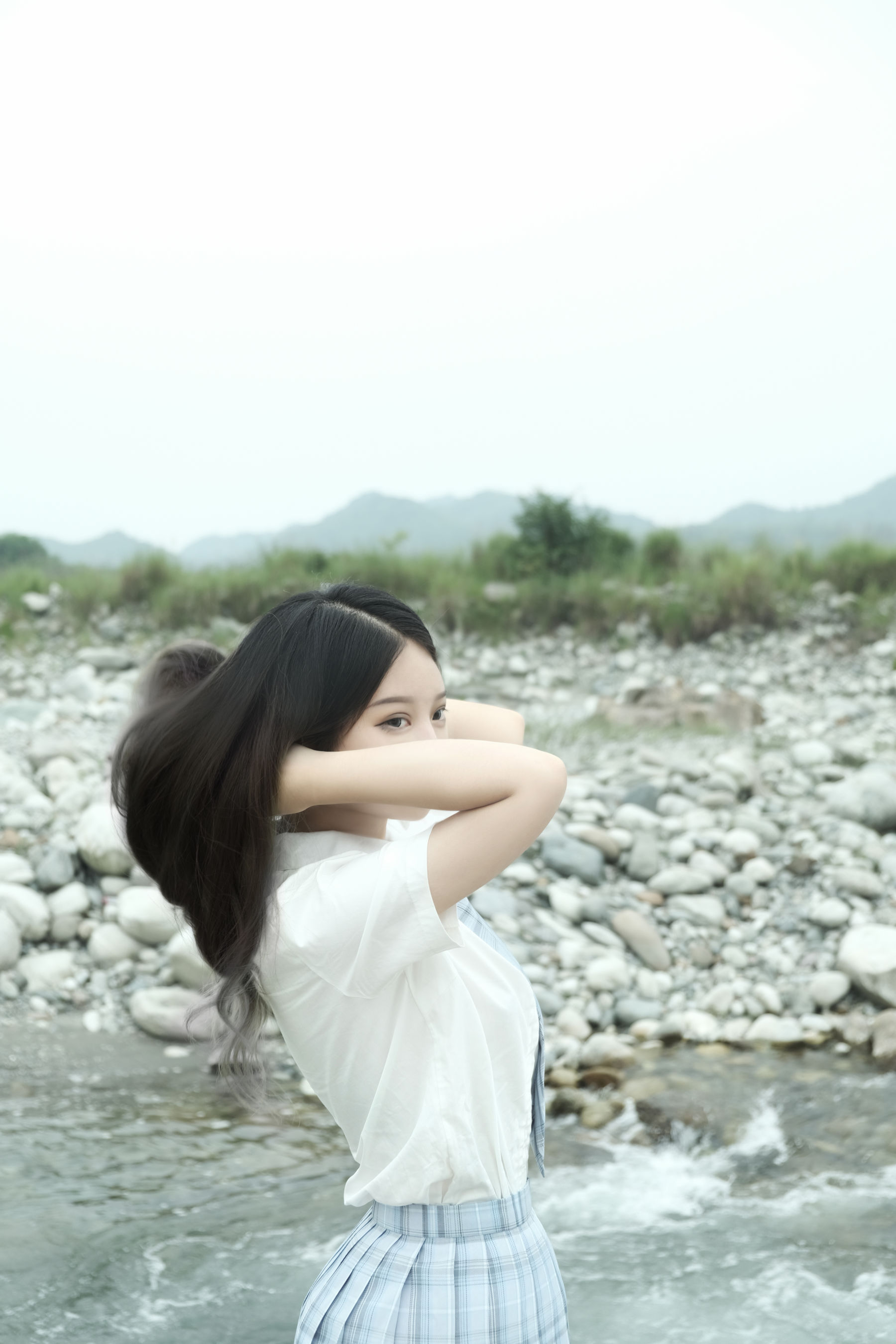 eloise软软 – 河边JK [34P]