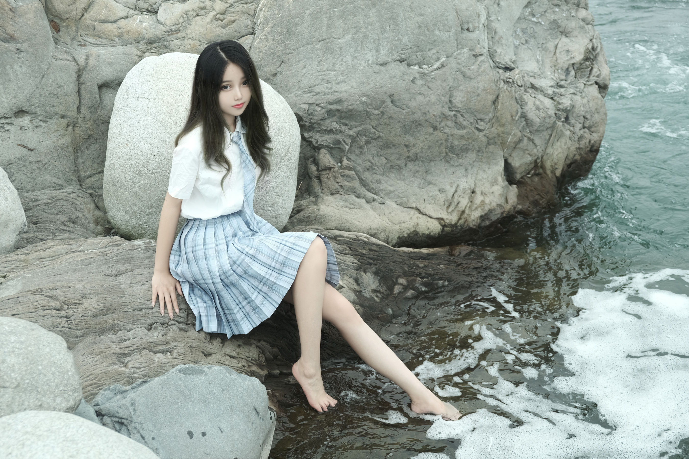eloise软软 – 河边JK [34P]