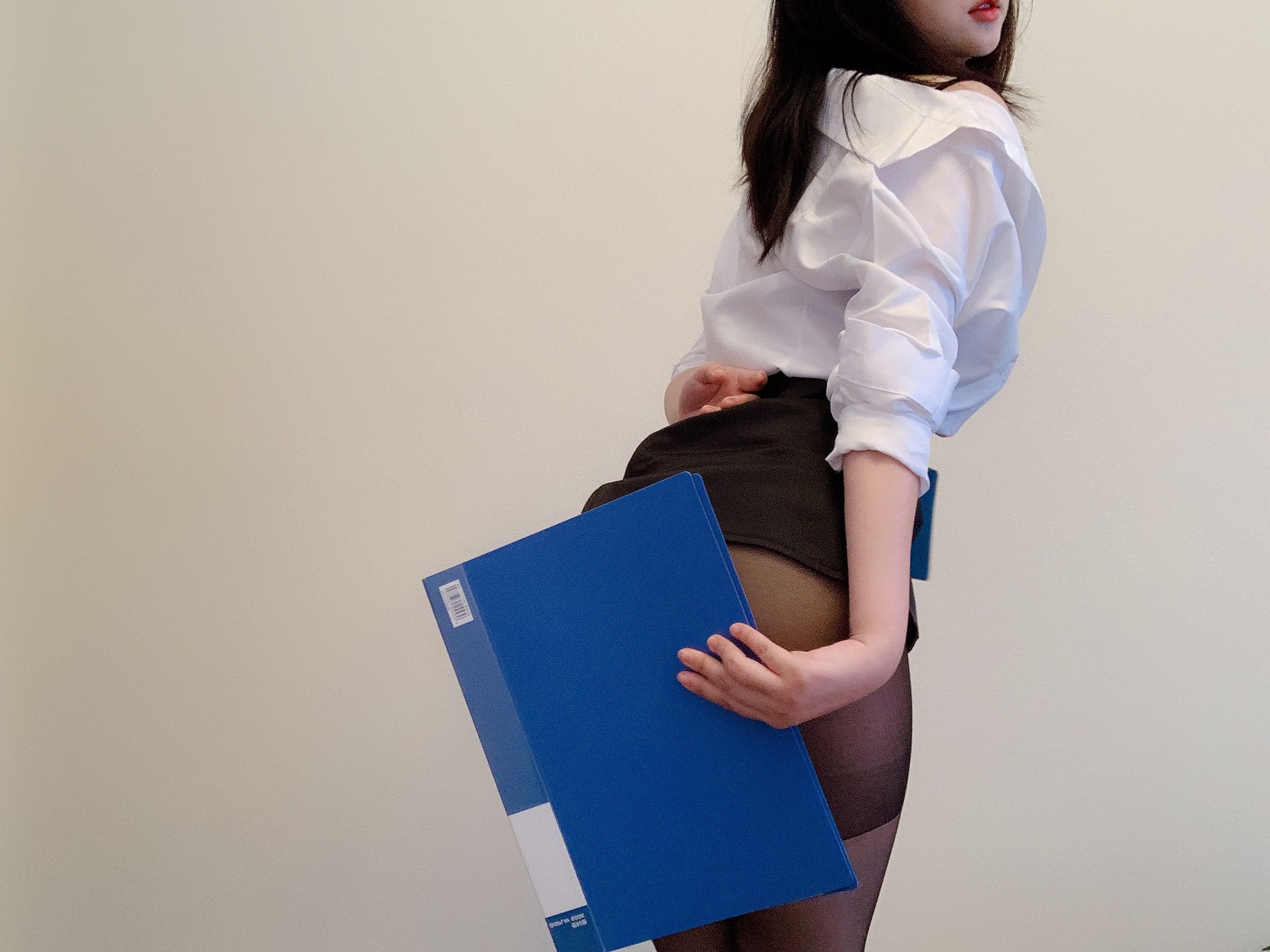 蜜桃少女是依酱呀 黑丝制服 [29P]