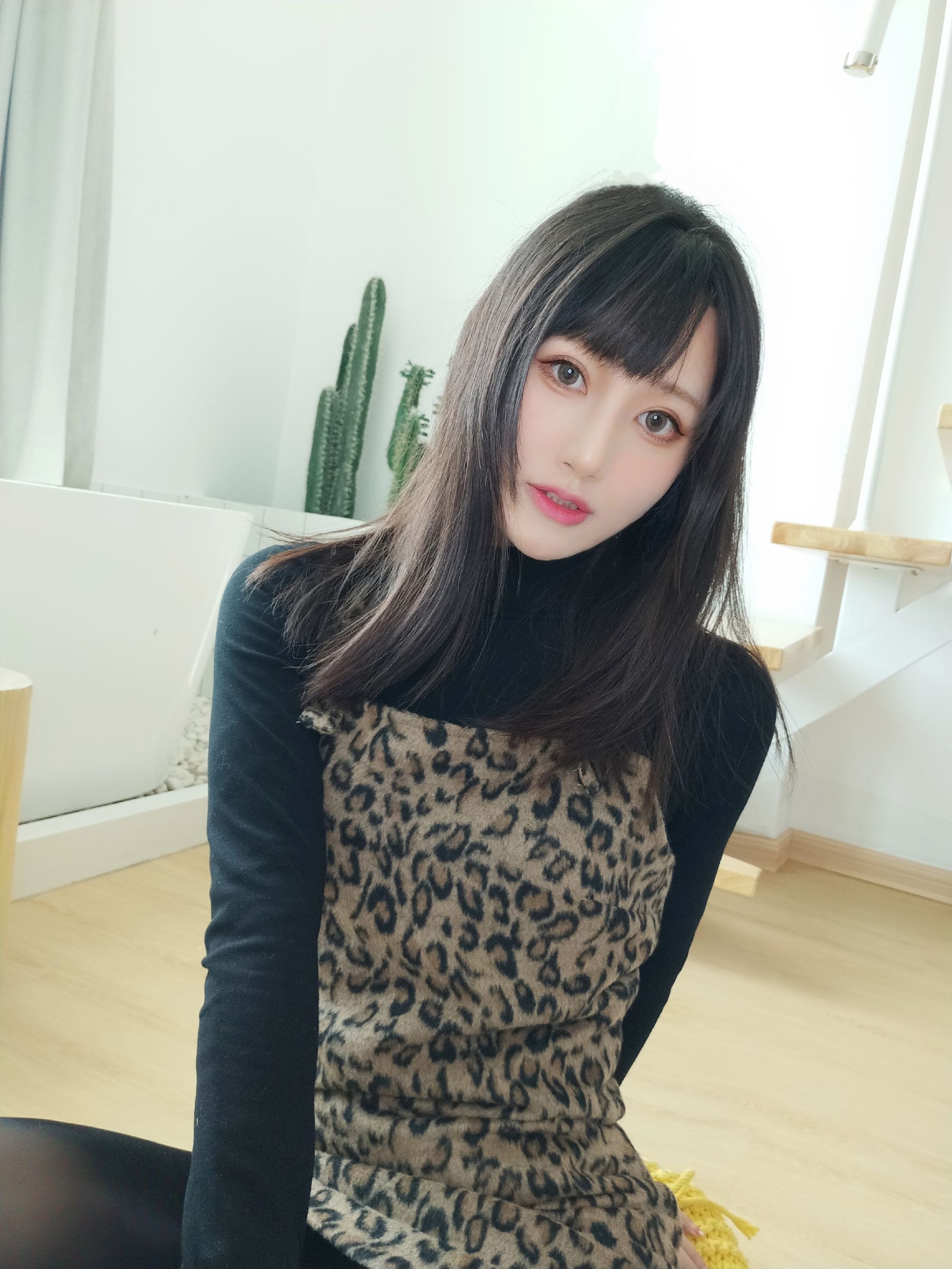 木之本果 – 豹纹常服 [22P]
