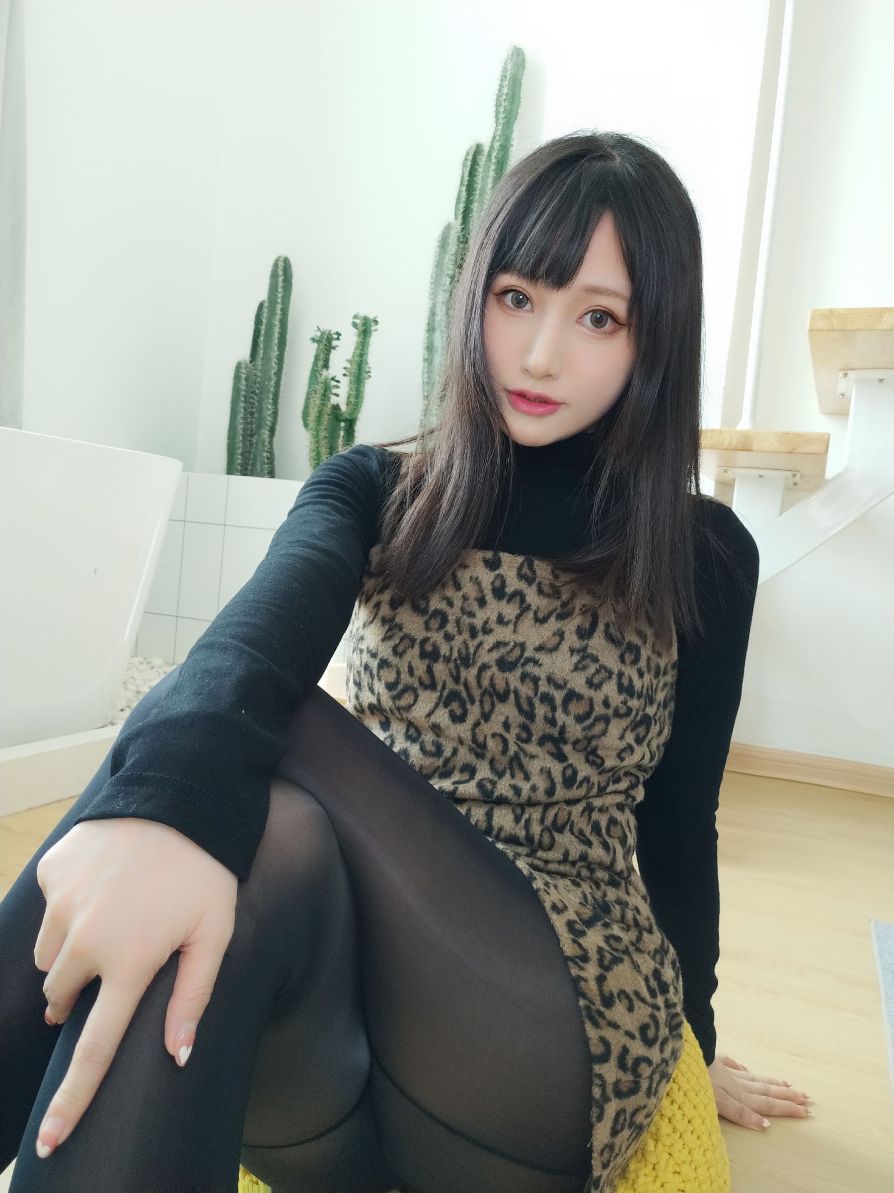 木之本果 – 豹纹常服 [22P]