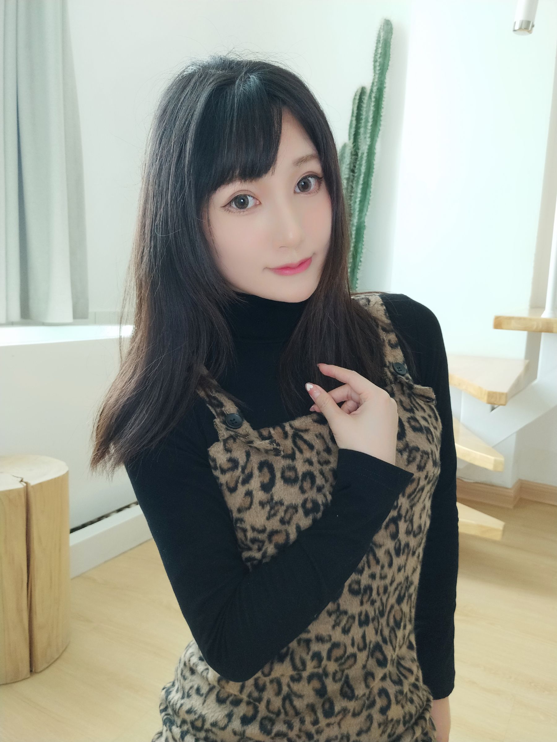 木之本果 – 豹纹常服 [22P]
