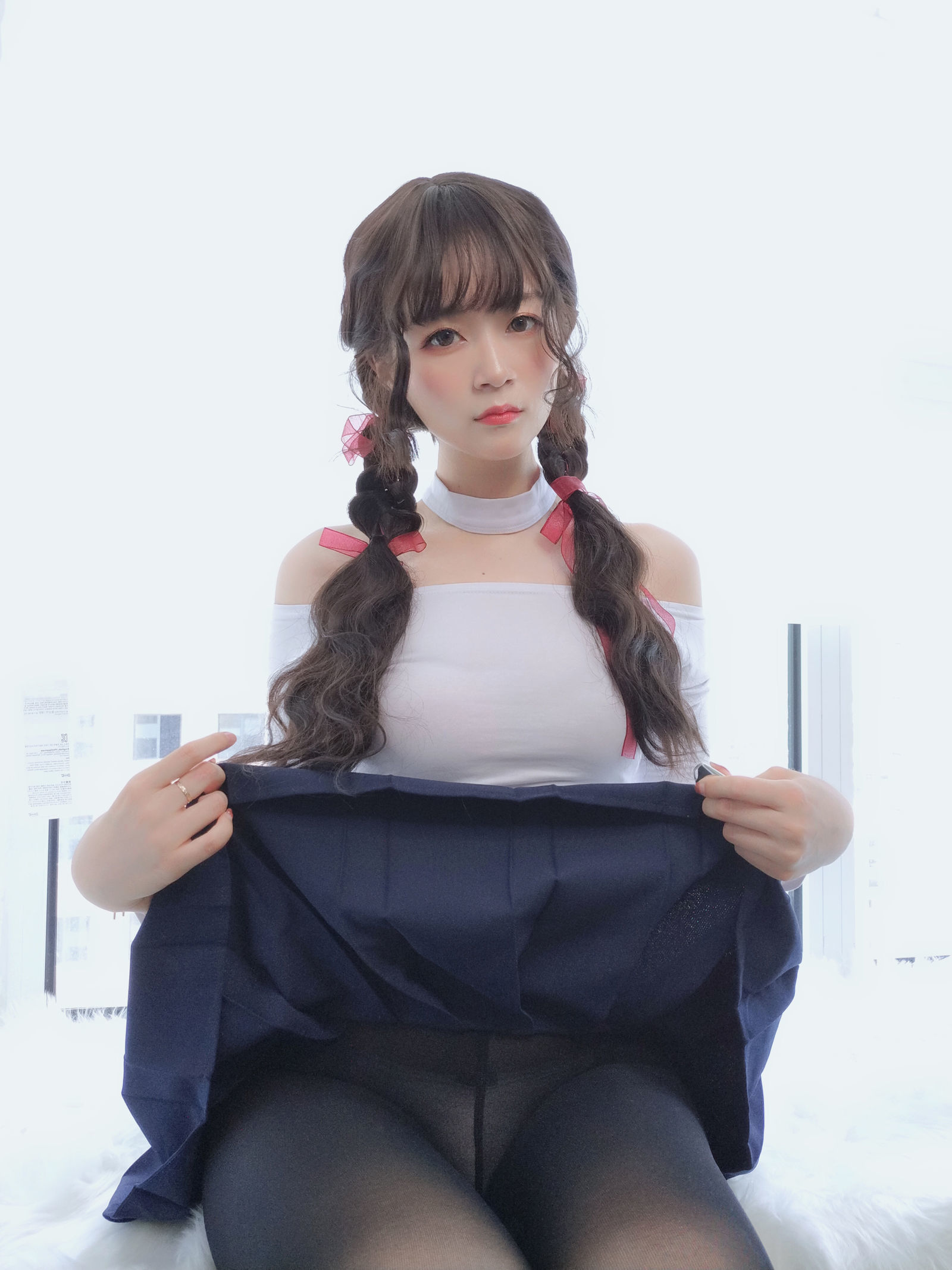 [萝莉COS] 白银 – 邻家大姐姐的黑丝2 [45P]