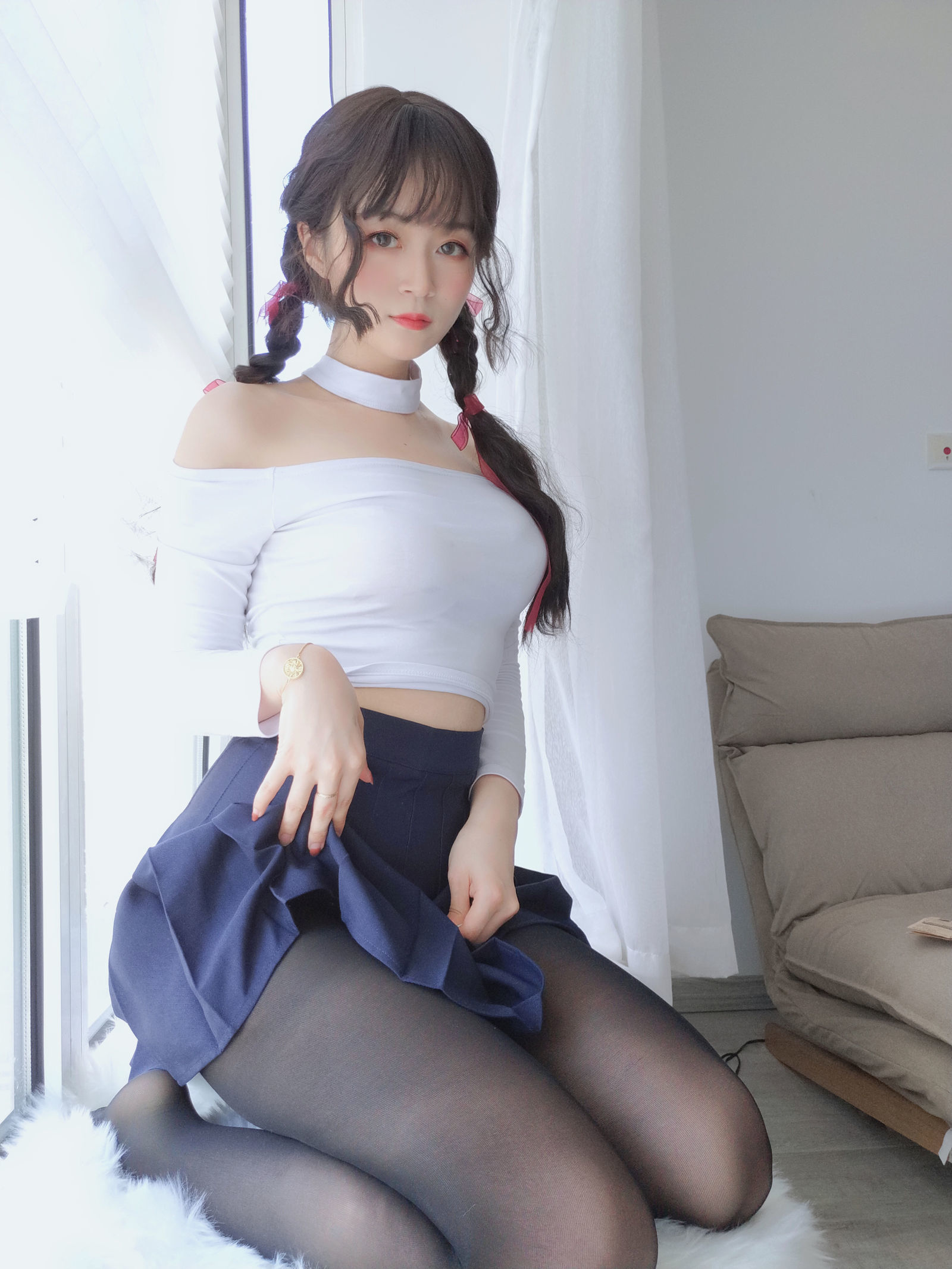 [萝莉COS] 白银 – 邻家大姐姐的黑丝2 [45P]