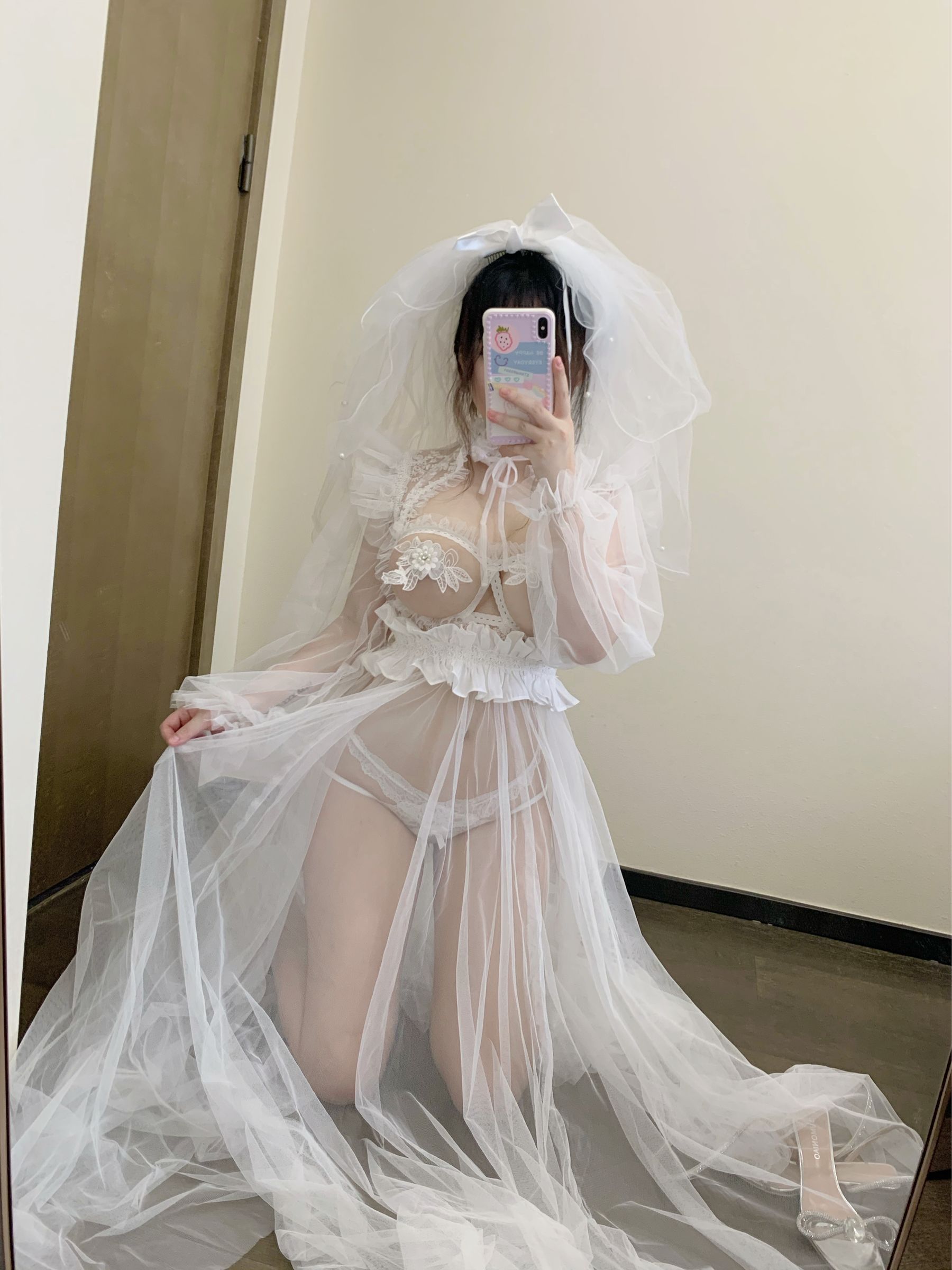[Cosplay写真] 蜜桃少女是依酱呀 – 花嫁 [40P]