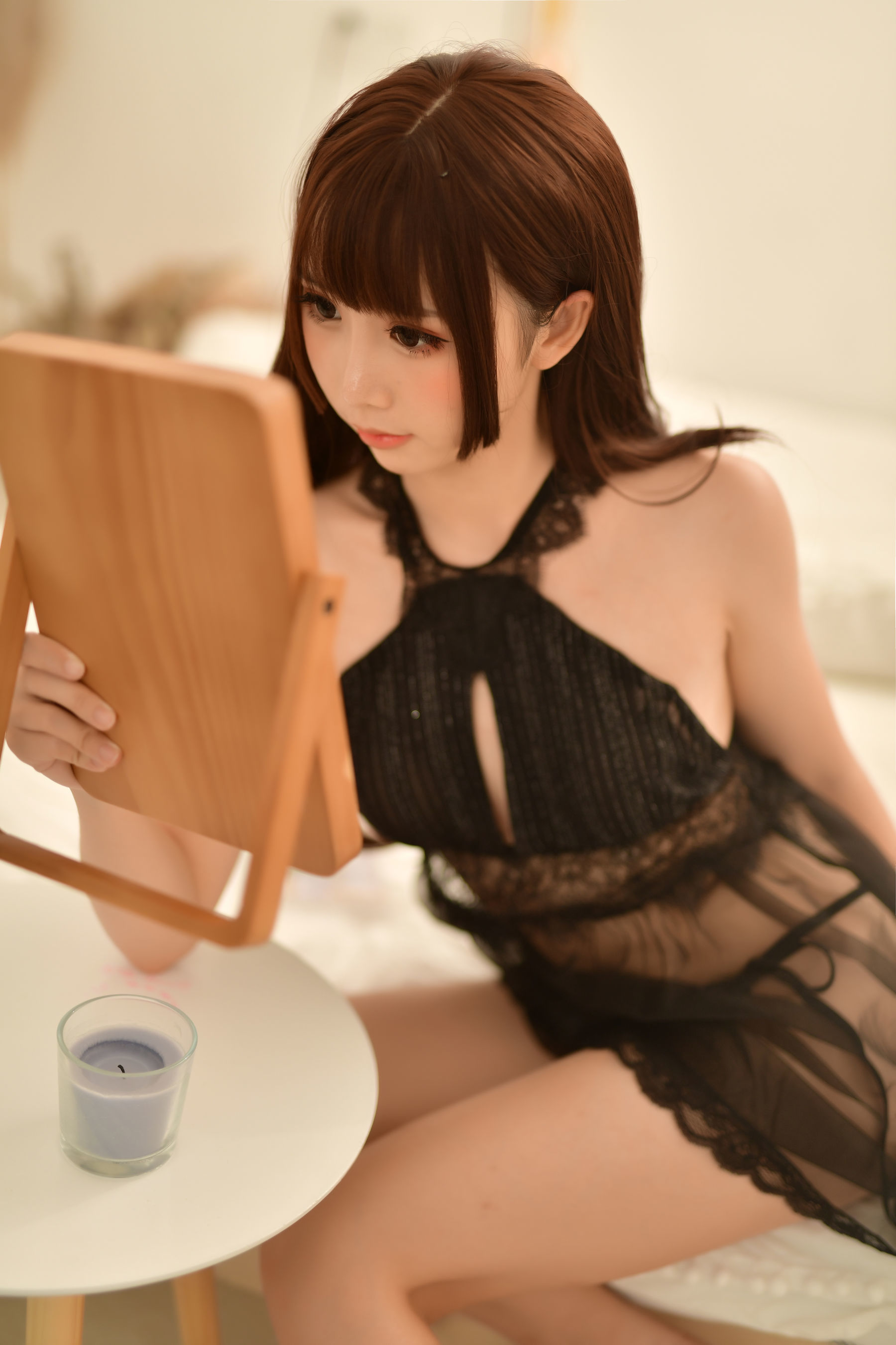 [萝莉COS] 面饼仙儿 – 黑色露背私房 [17P]