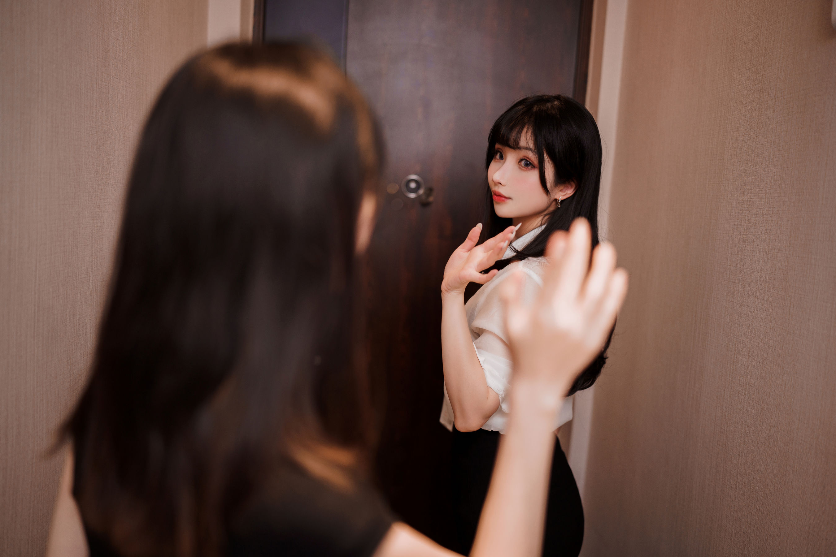 rioko凉凉子(肉扣热热子)&面饼仙儿 – OL百合 [50P]