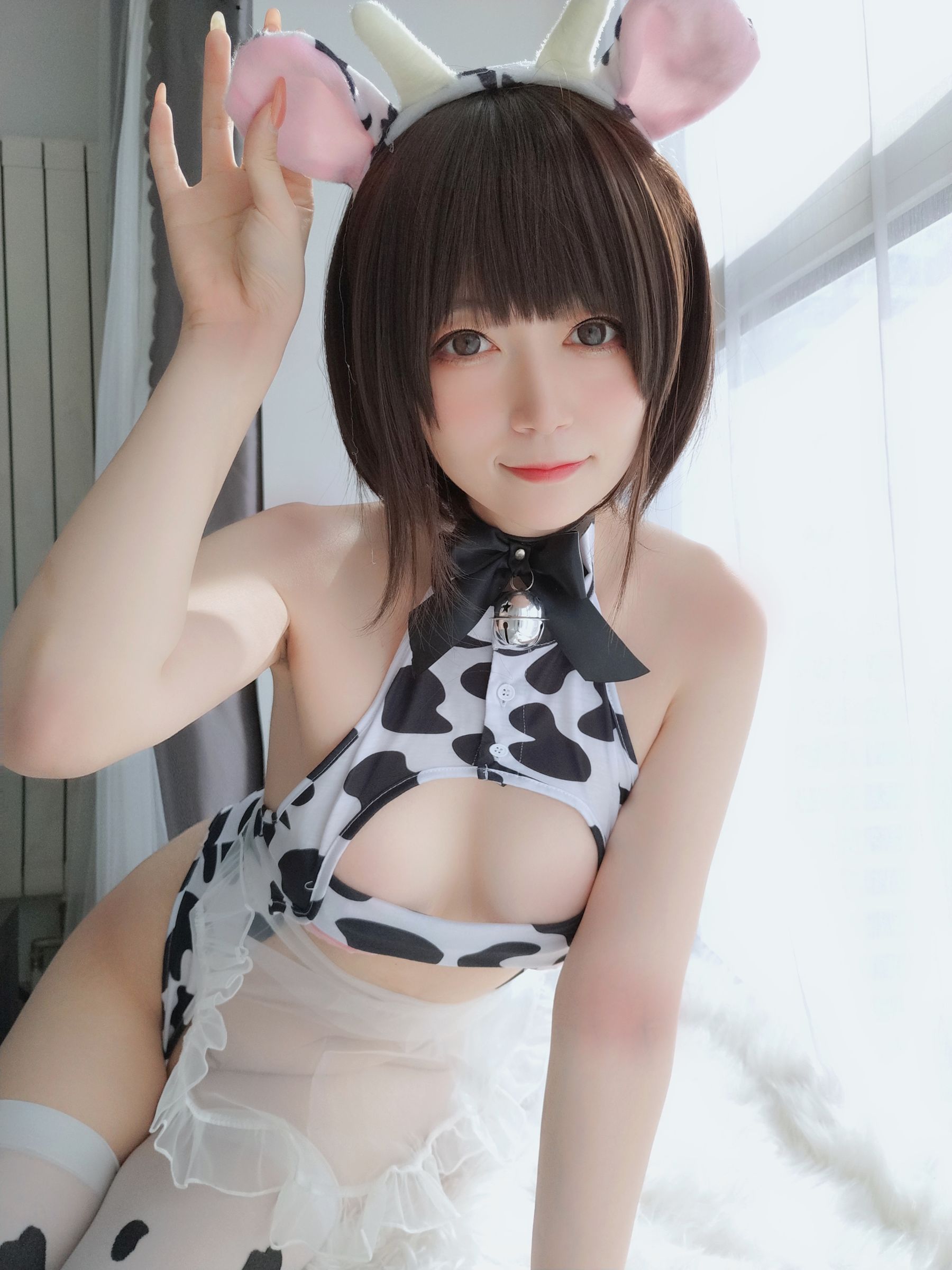 Coser小姐姐白银 – 可爱奶牛 [90P]