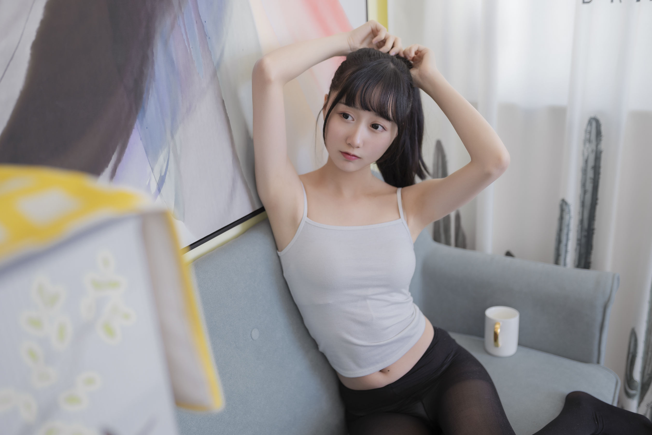 [萝莉COS] 木绵绵OwO – 背心黑丝居家 [40P]