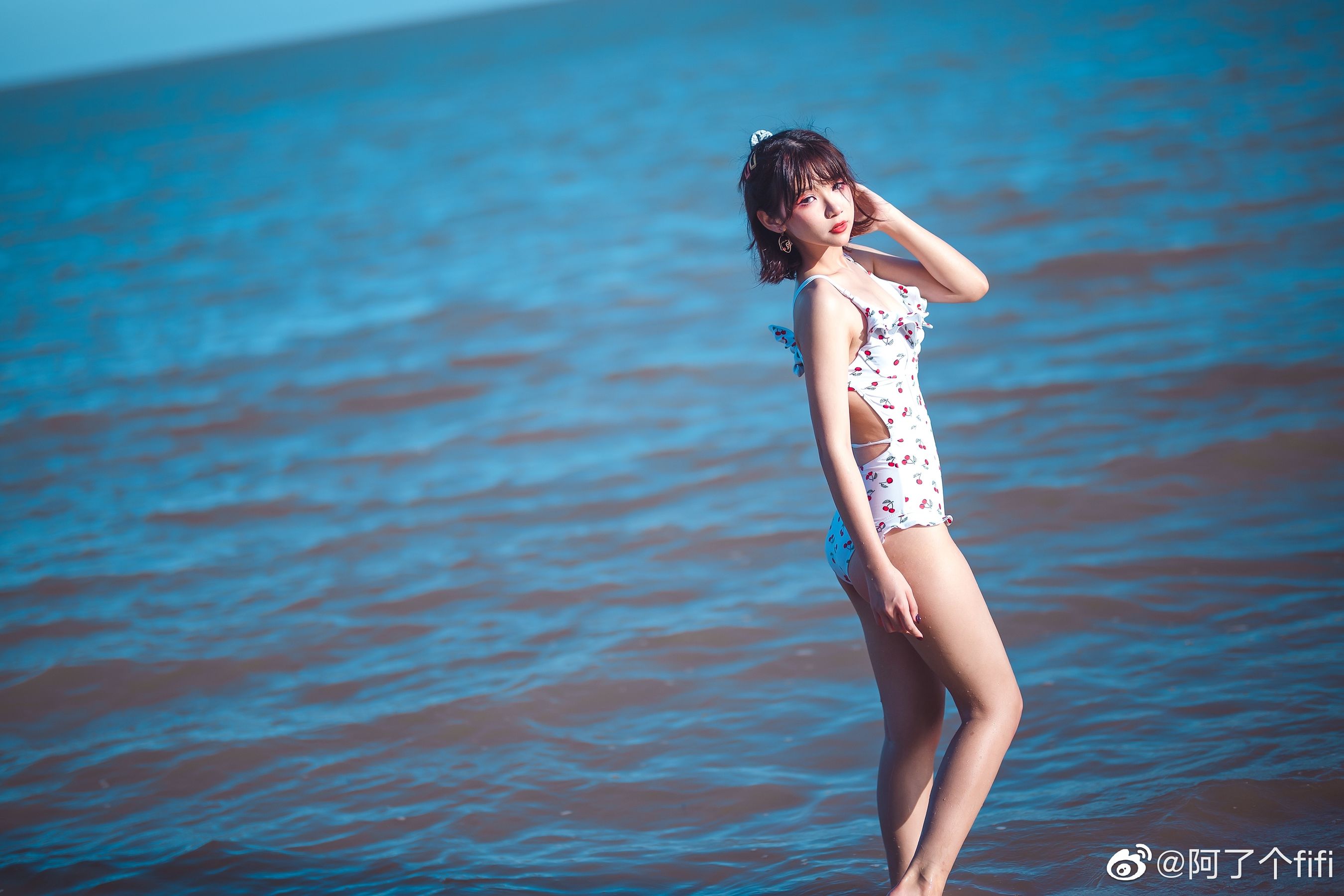 动漫博主阿了个fifi – 夏天泳装 [13P]