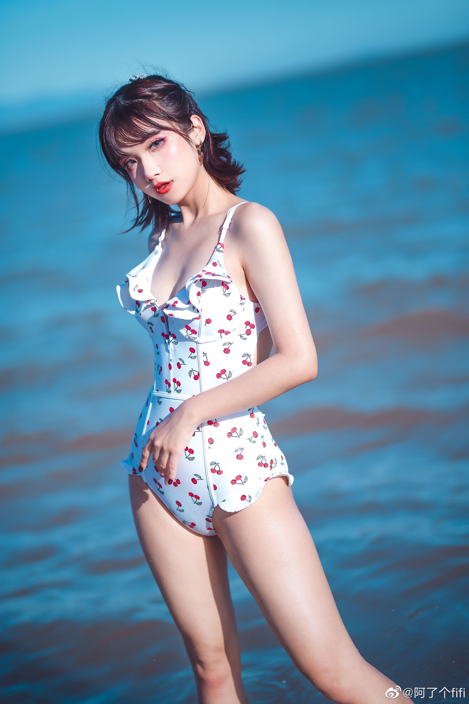 动漫博主阿了个fifi – 夏天泳装 [13P]