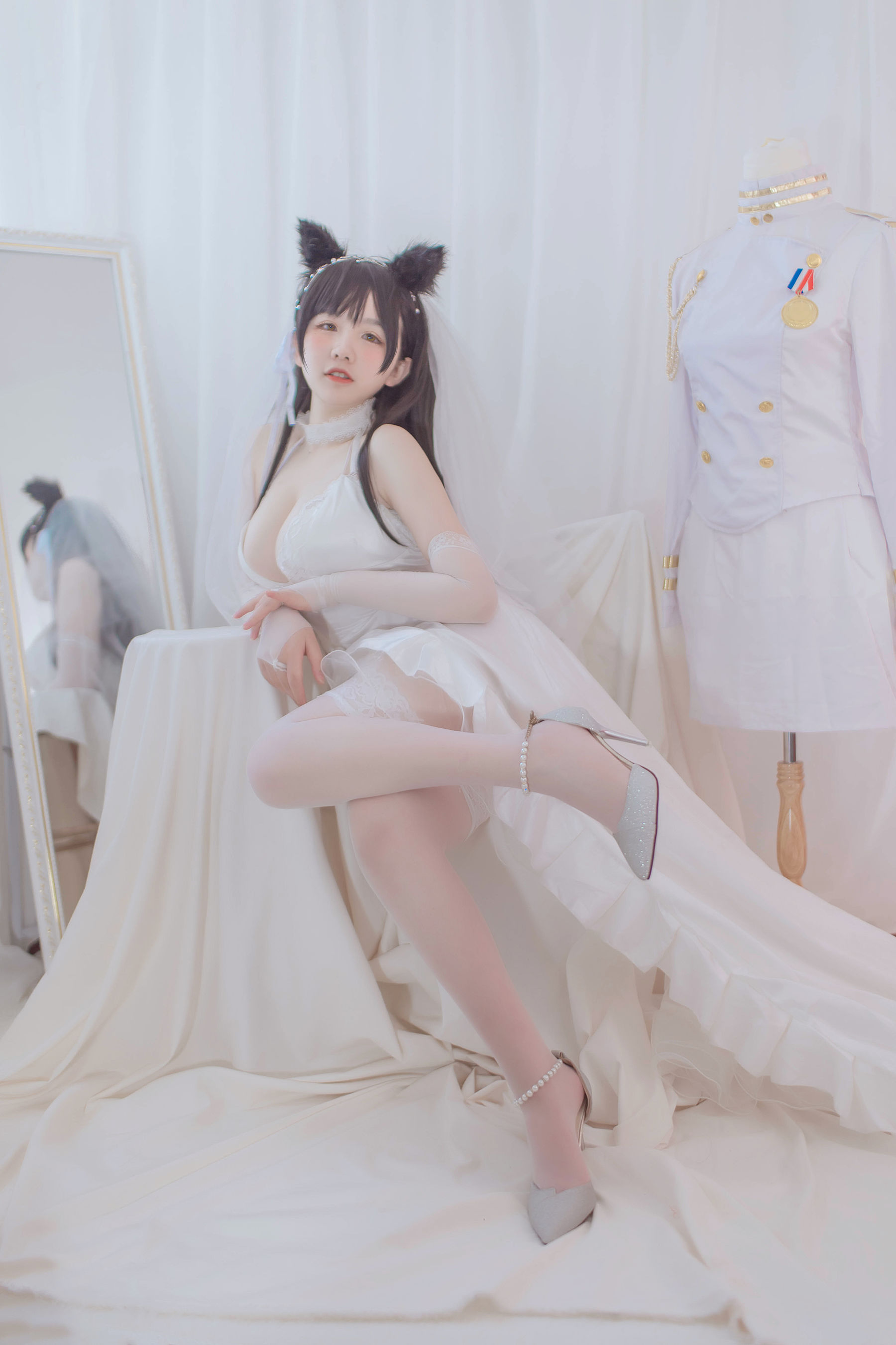 阿半今天很开心 – 爱宕婚纱 [36P]