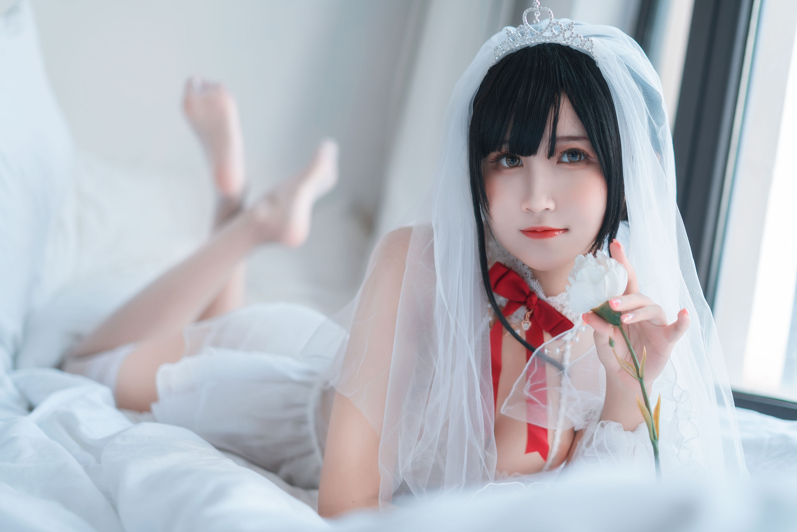 微博妹子三度_69 – 婚纱孔雀翎 [24P]