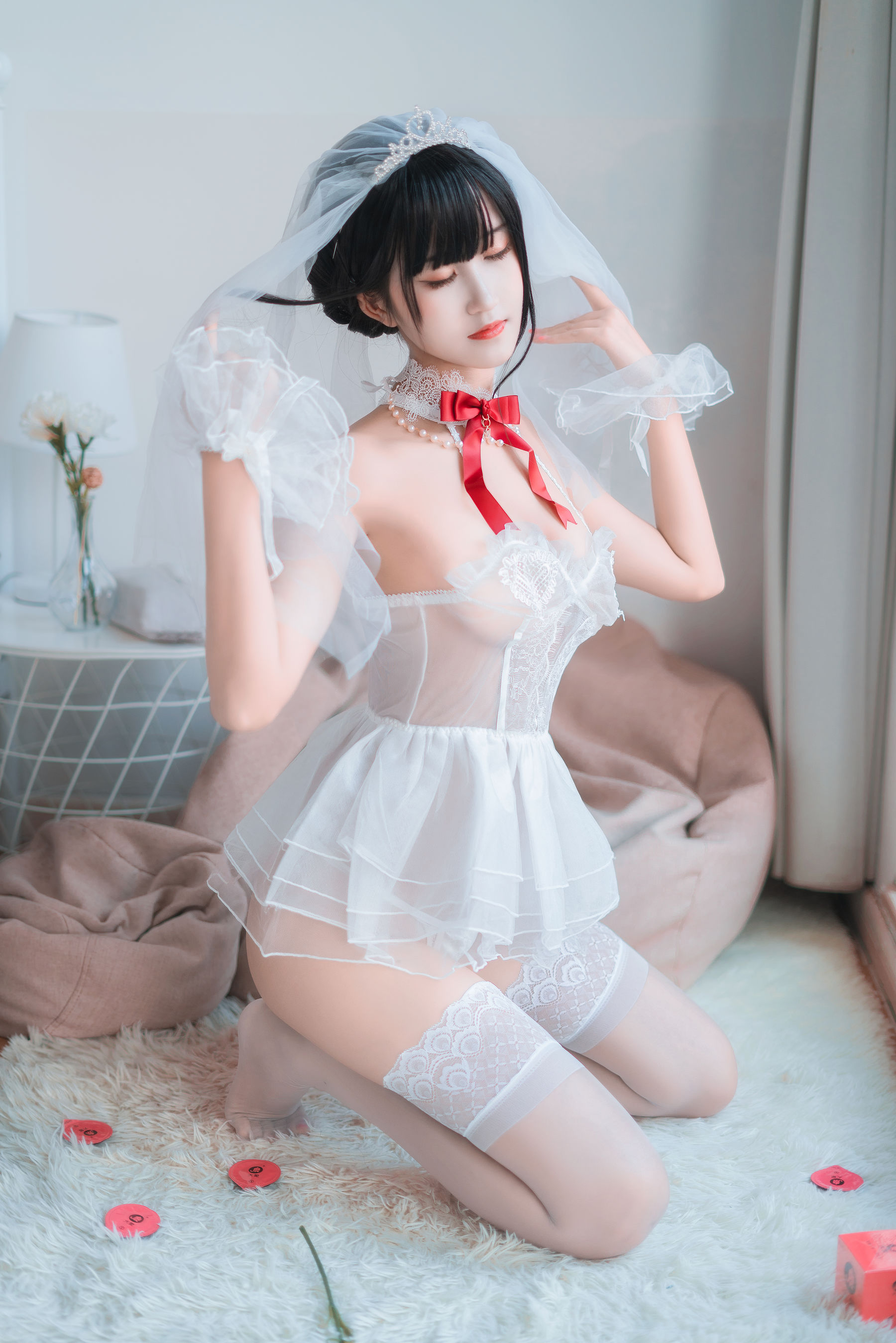 微博妹子三度_69 – 婚纱孔雀翎 [24P]