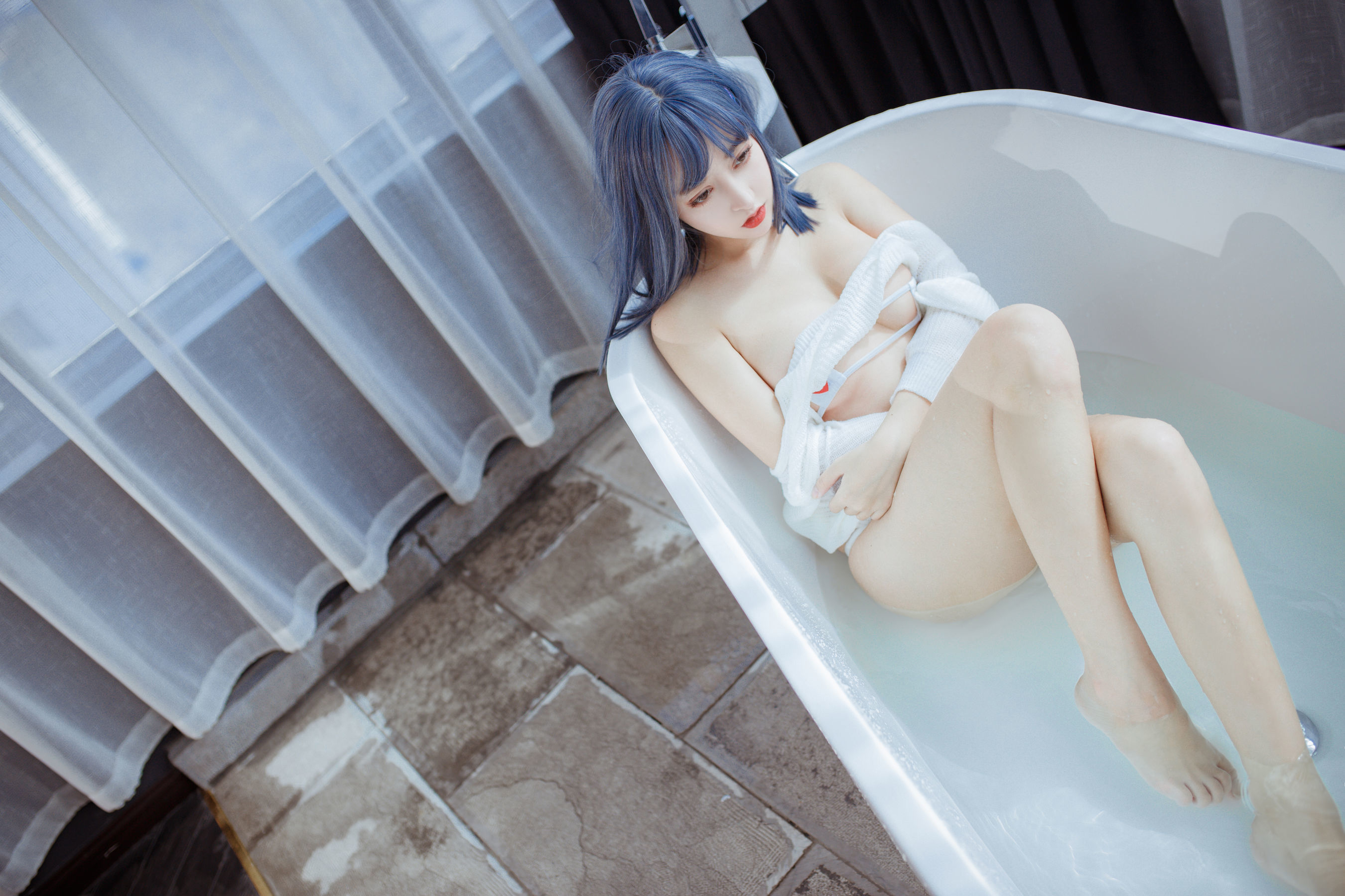 [萝莉COS] 斗鱼米线线sama – 浴缸 [23P]