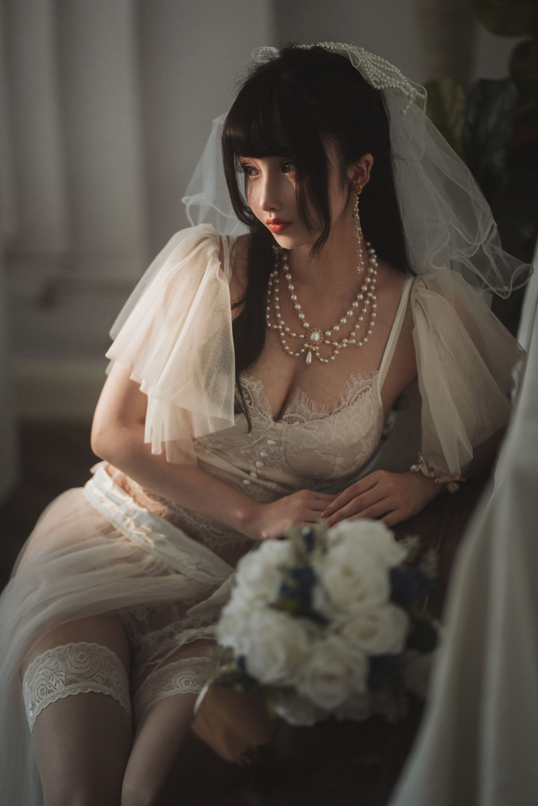 COS福利rioko凉凉子 – 透明婚纱 [37P]