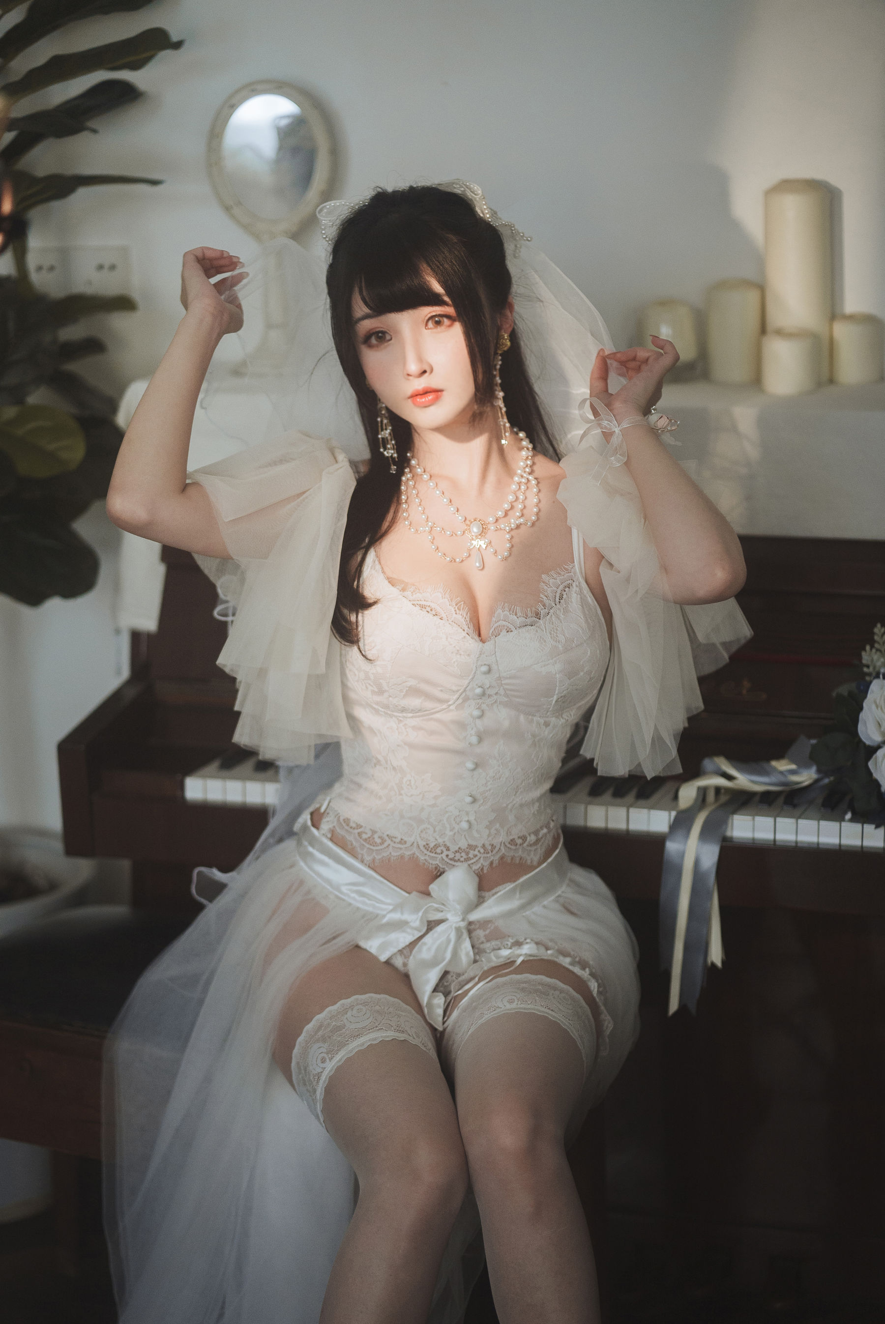COS福利rioko凉凉子 – 透明婚纱 [37P]
