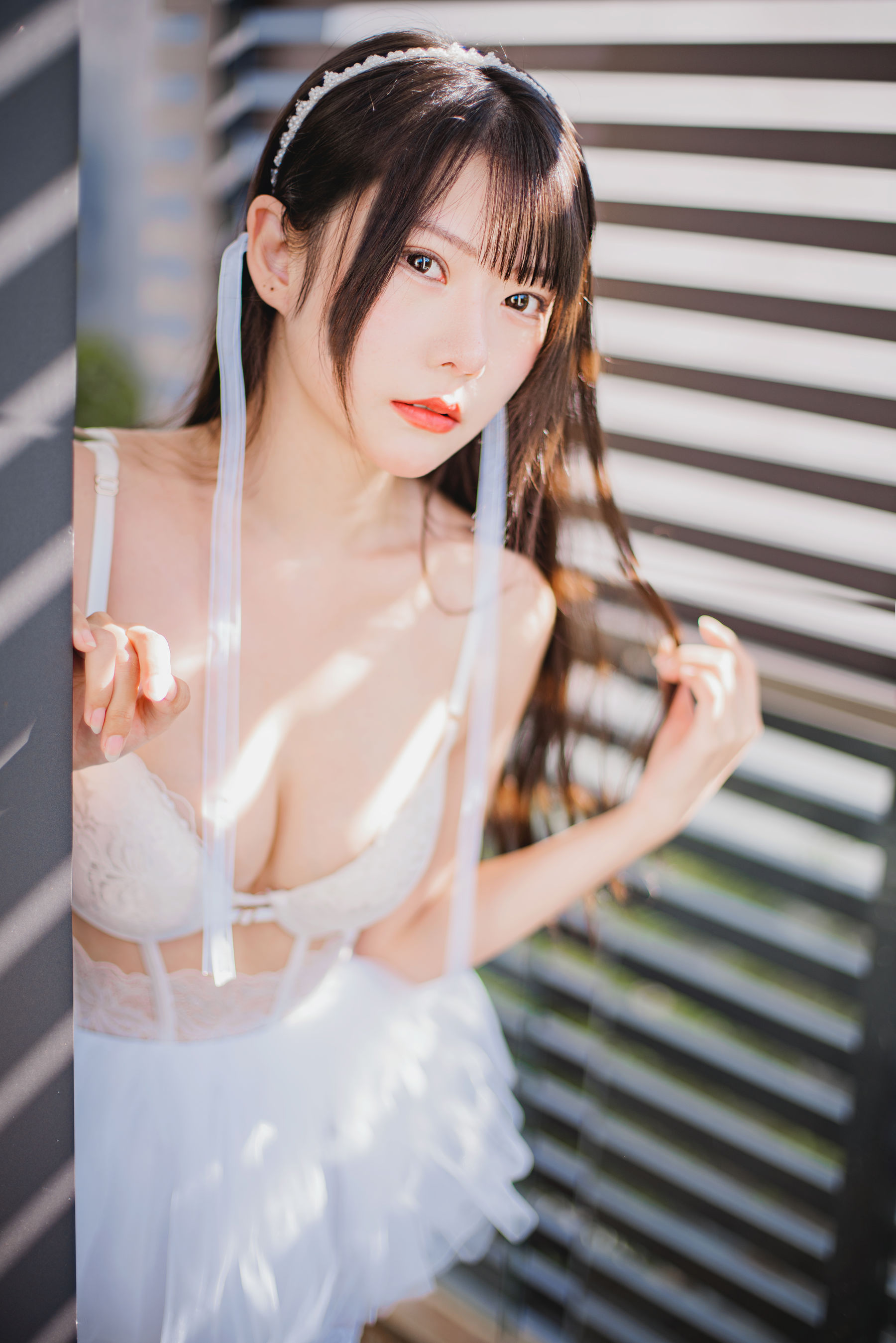 香草喵露露 – 杨枝甘露 白色纱裙 [48P]