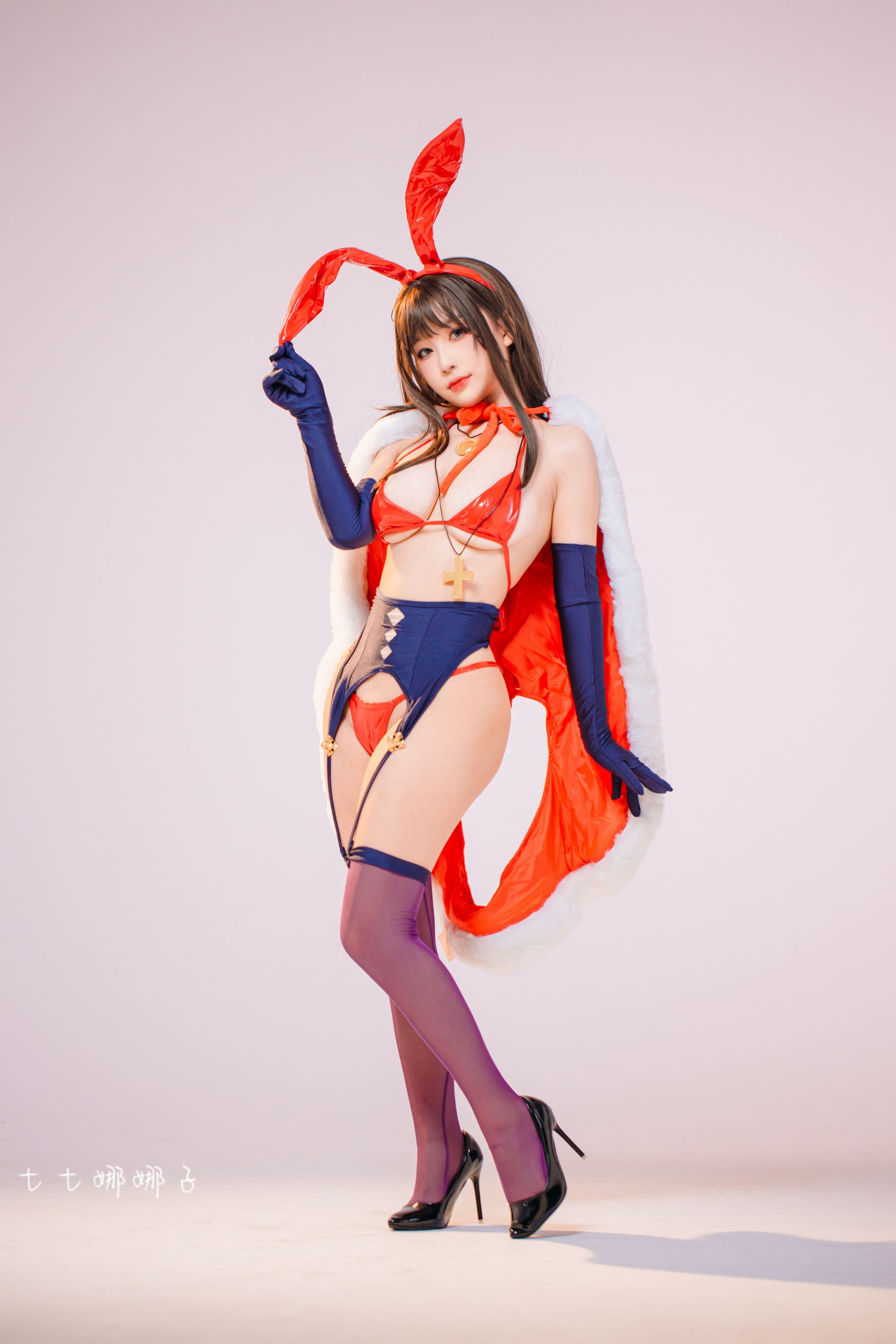 七七娜娜子 – 圣诞魔太郎 [23P]