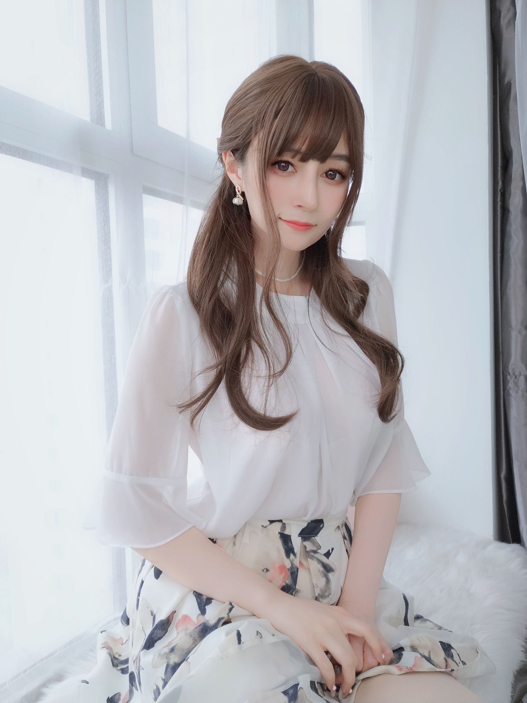 Coser小姐姐白银 – 肉丝人妻 [110P]