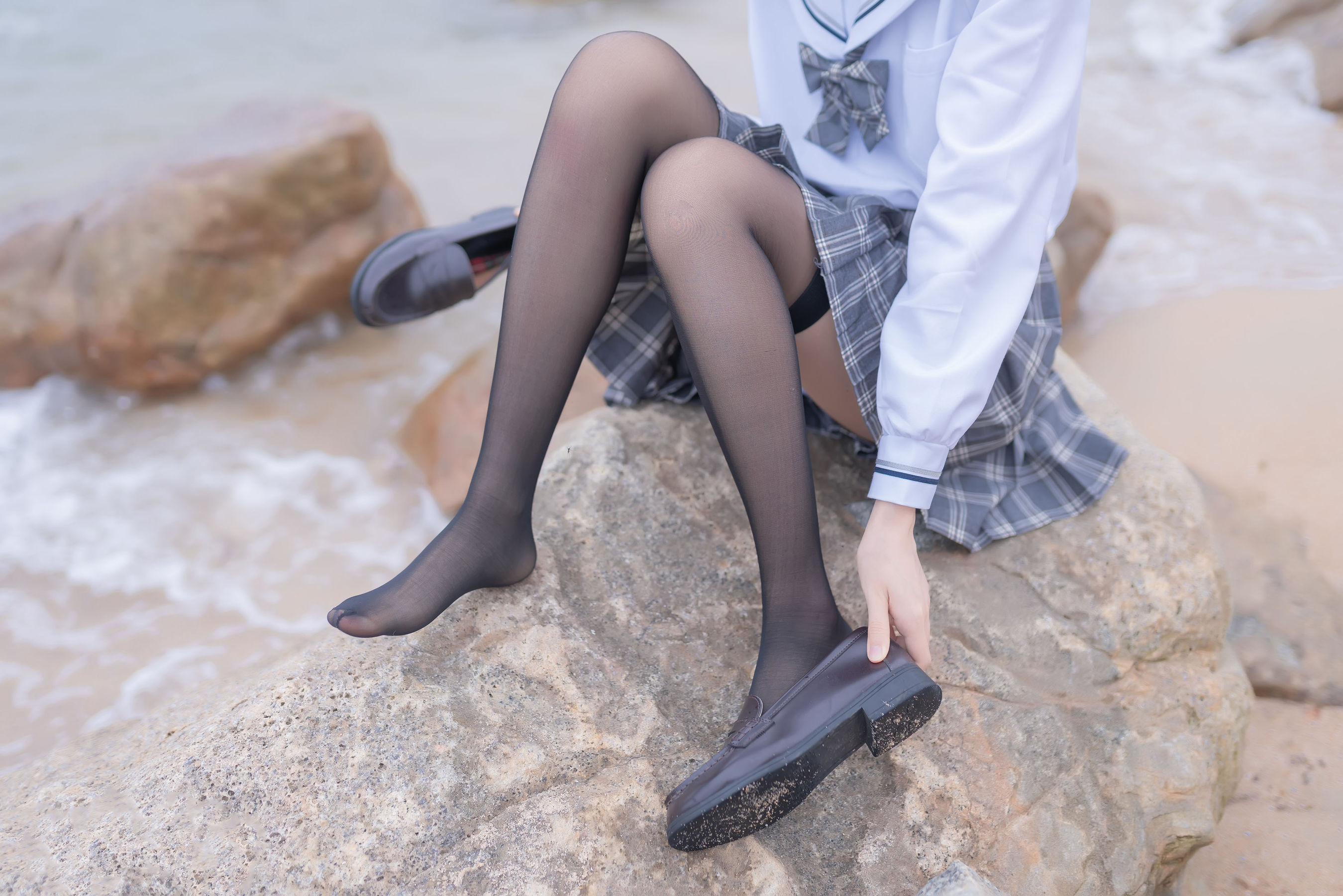 萌系小姐姐木绵绵OwO – 海边JK [40P]
