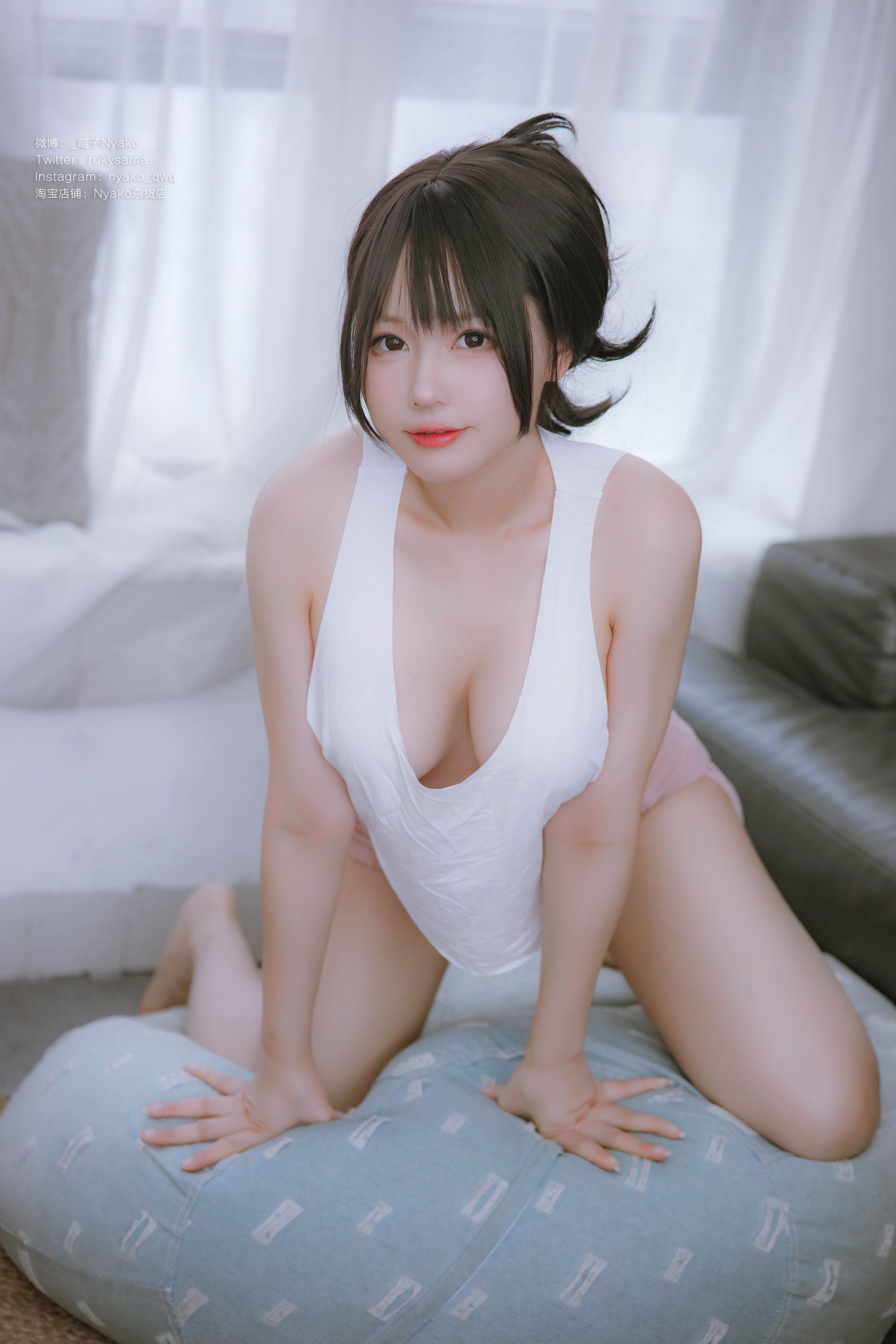 萌妹子Nyako喵子 – 隣のやばいお姉さん 背心 [78P]