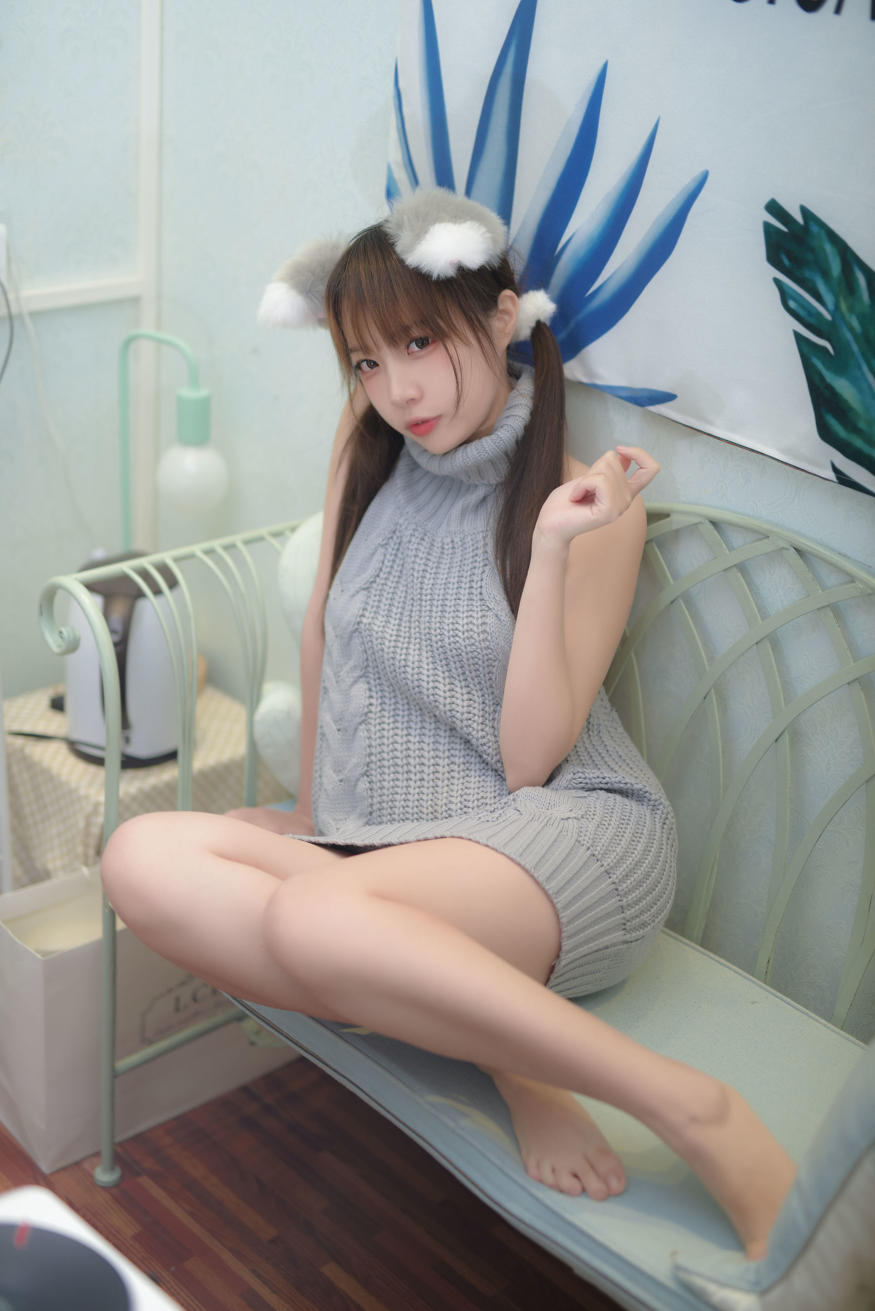 人气Coser二佐Nisa 宠物少女 私房露背毛衣 [17P]
