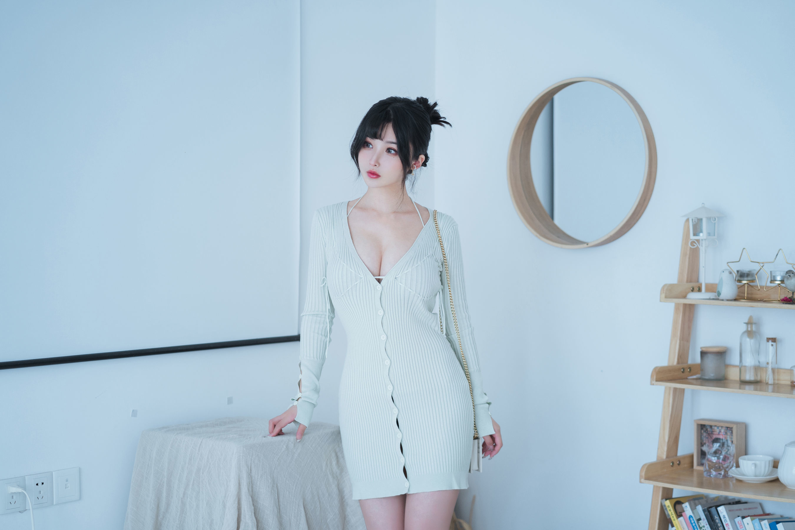 COS福利rioko凉凉子 – 人妻毛衣 [54P]
