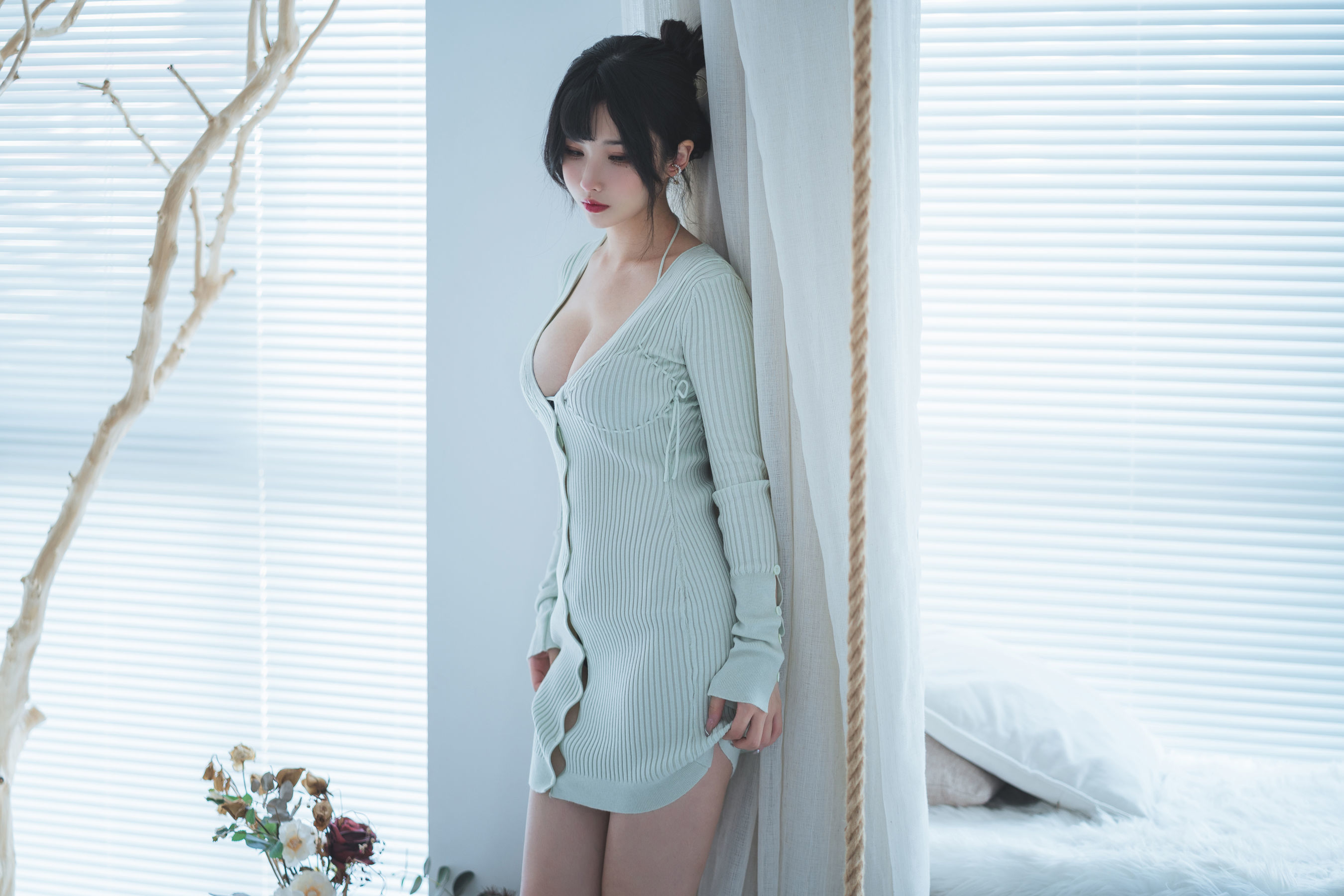 COS福利rioko凉凉子 – 人妻毛衣 [54P]