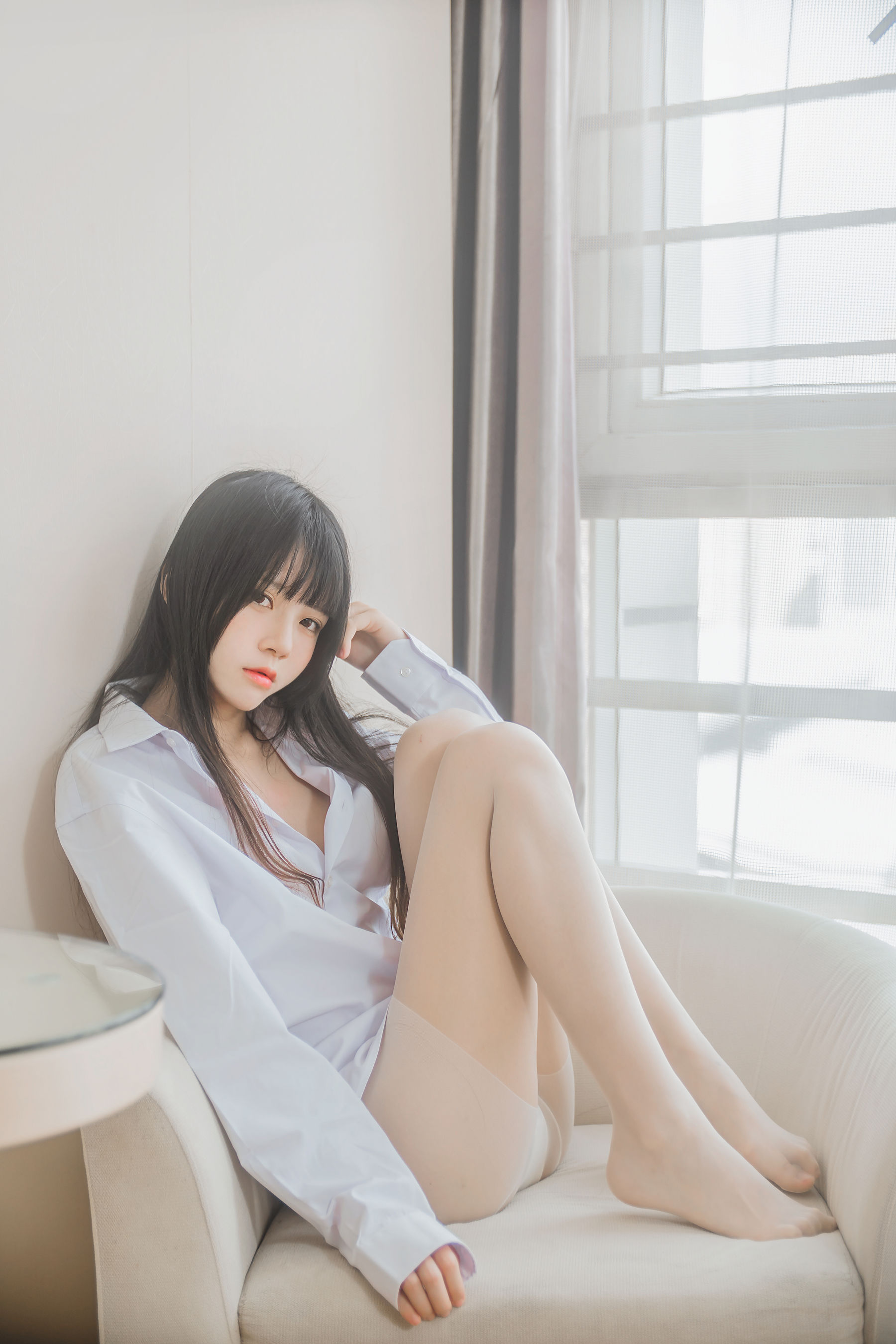 [萝莉COS] 桜桃喵《桜桃未熟 – 白衬衫散发》 [49P]