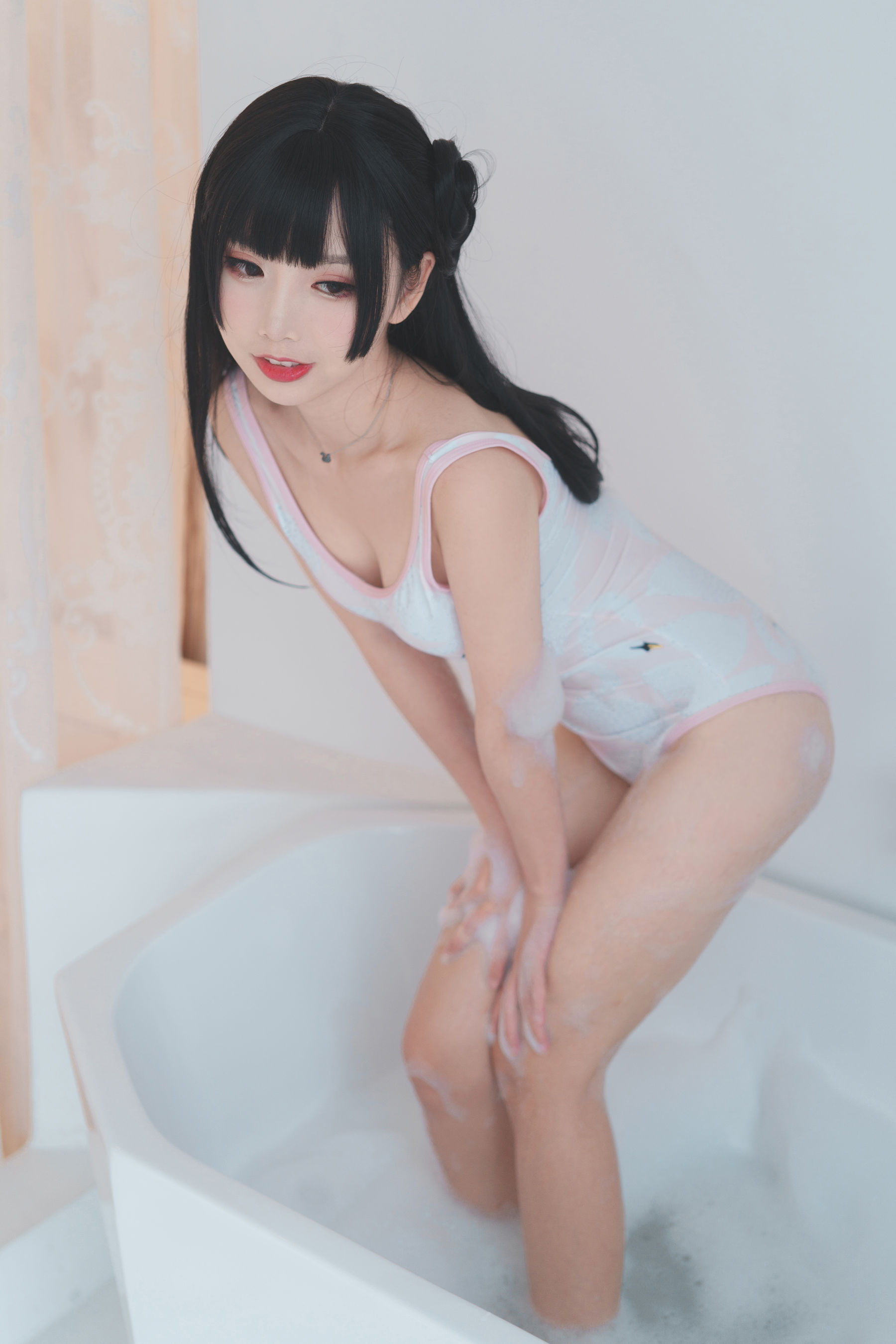 可爱人气Coser面饼仙儿 – 浴缸泡泡 [41P]