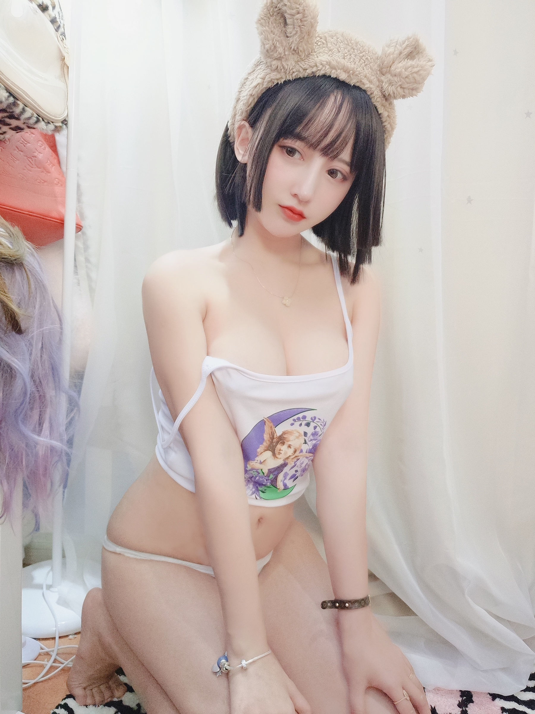 [萝莉COS] 斗鱼米线线sama – 小可爱熊妹 [32P]