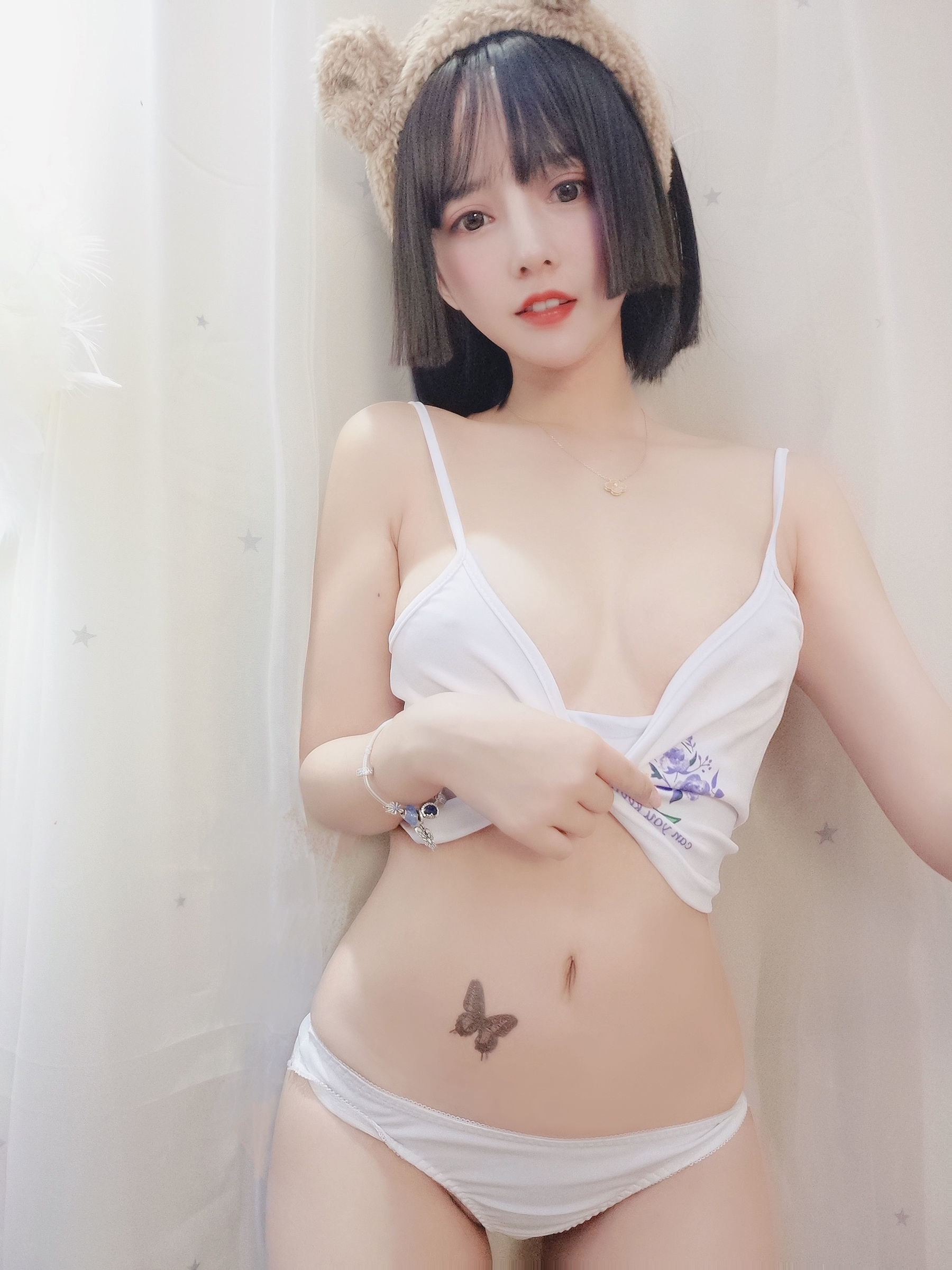 [萝莉COS] 斗鱼米线线sama – 小可爱熊妹 [32P]