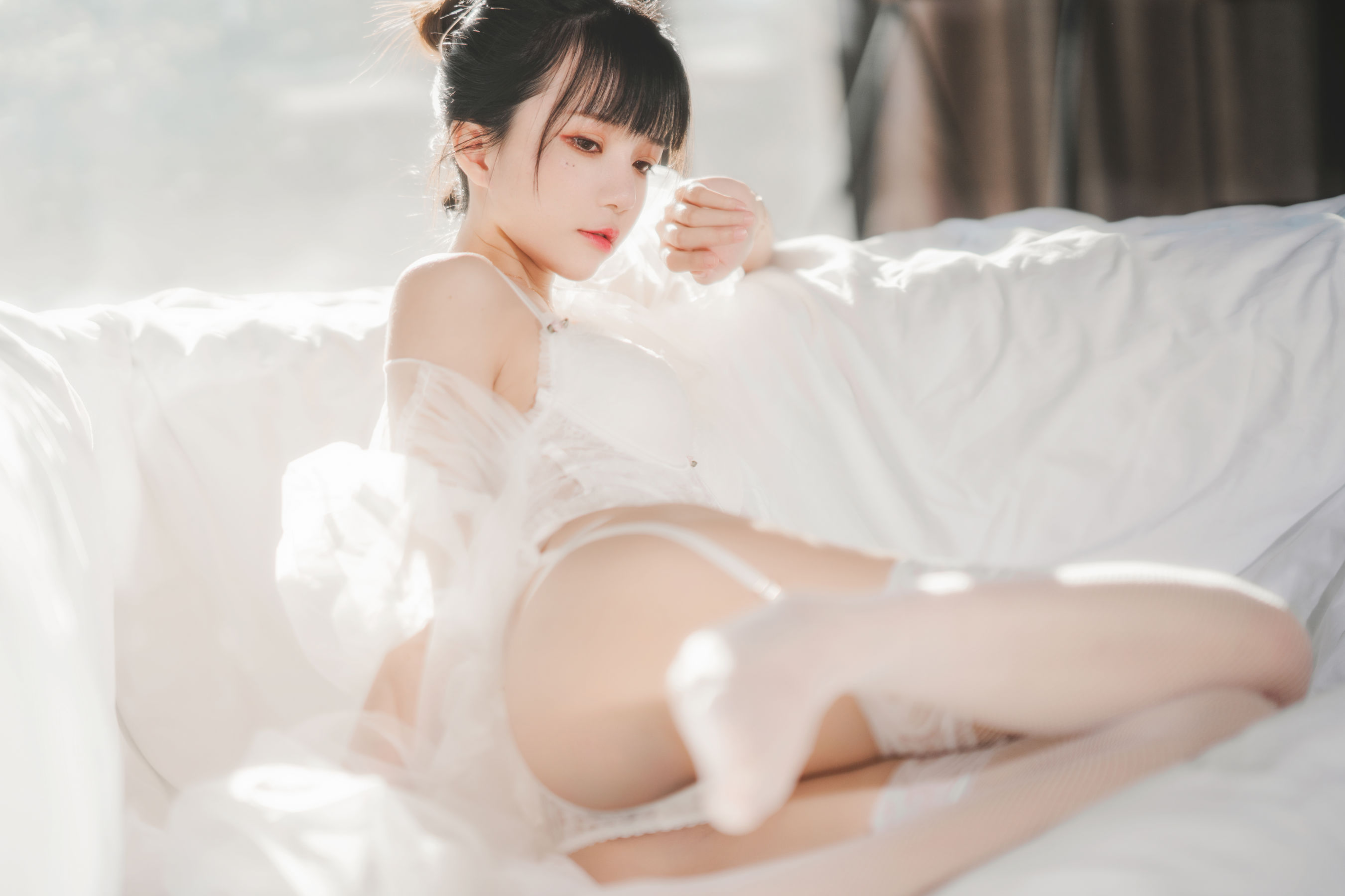 桜桃喵 – 白纱糖02 [34P]