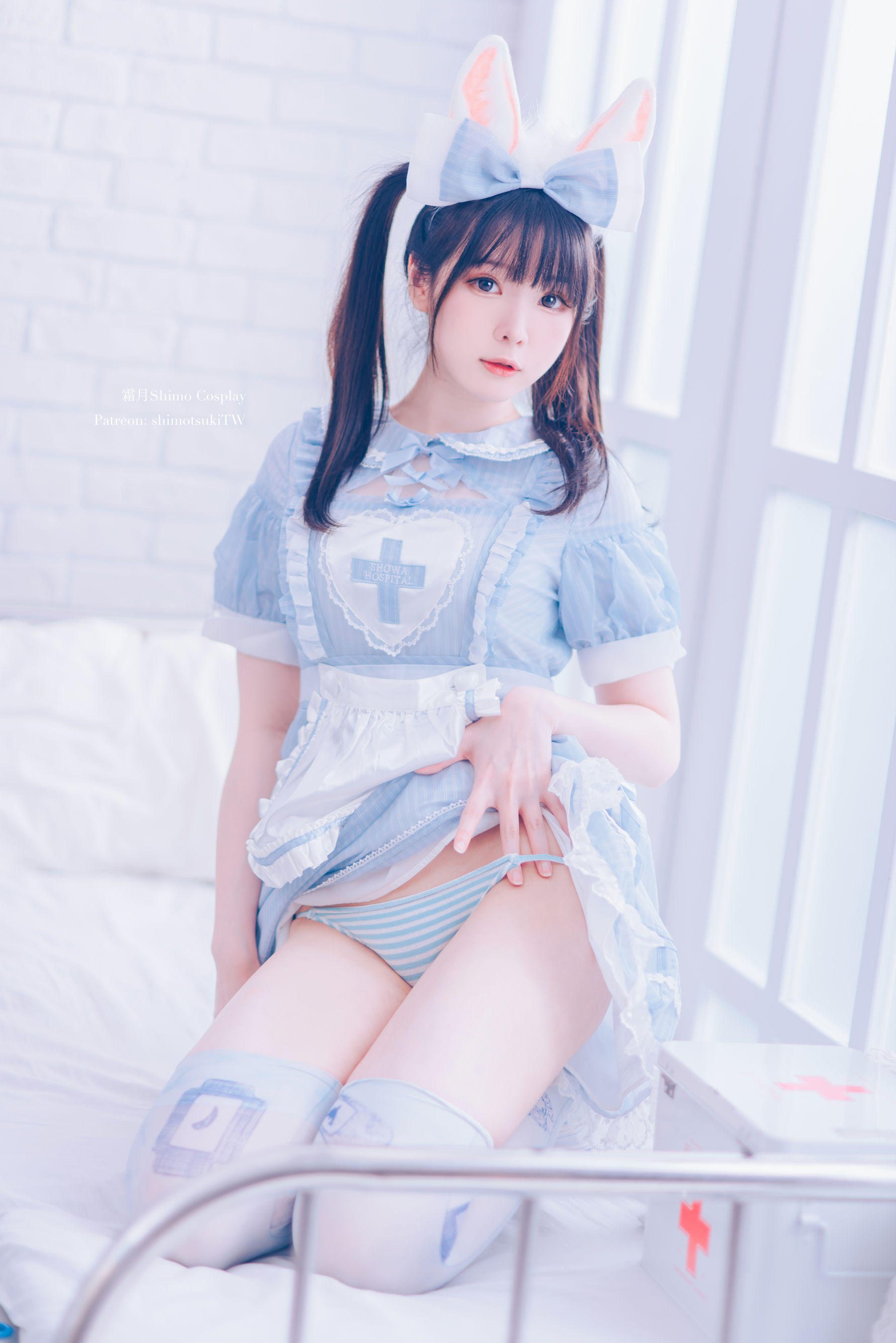微博妹纸霜月shimo – 女仆裙 [14P]
