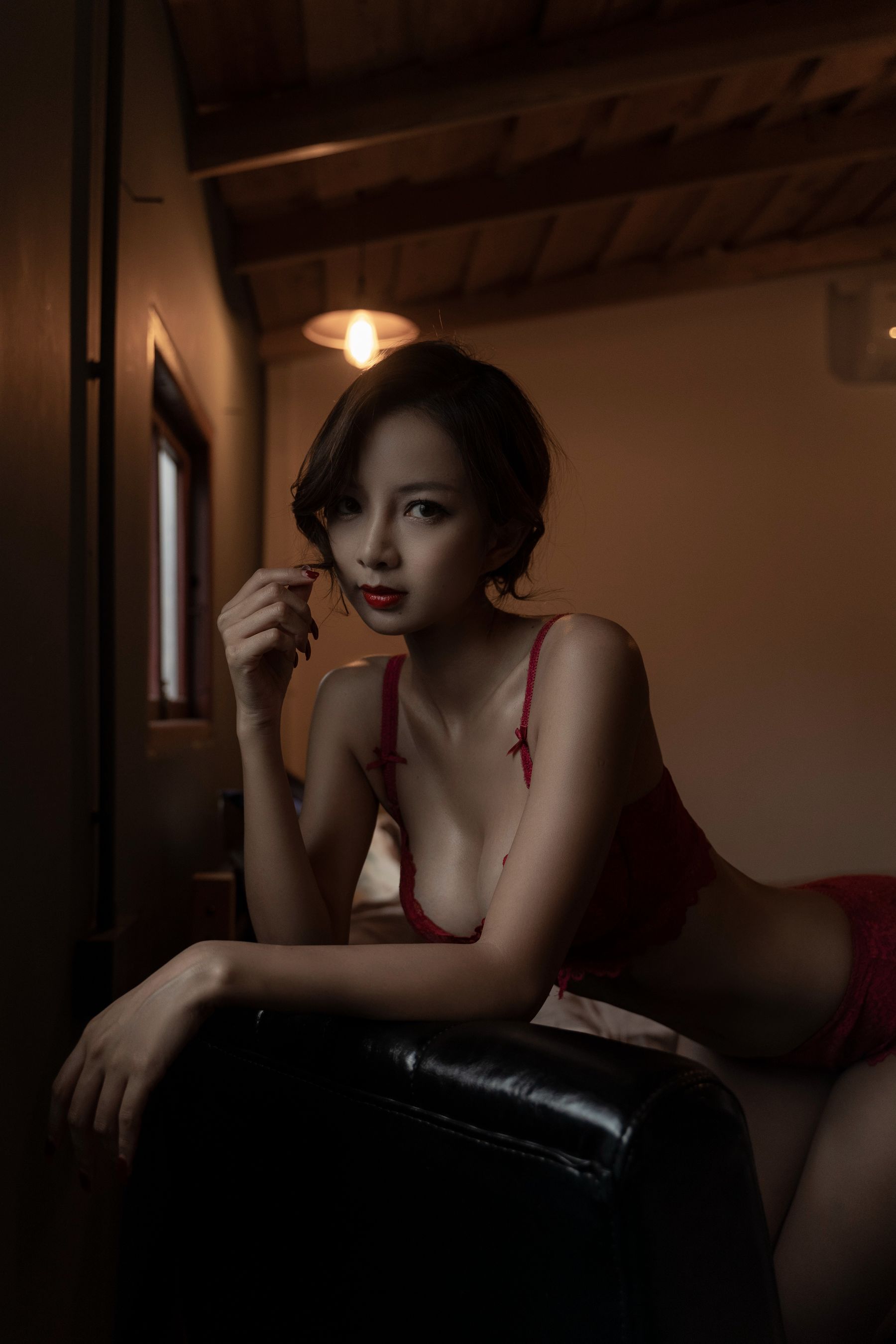 Nicole小月 – 后窗 [36P]