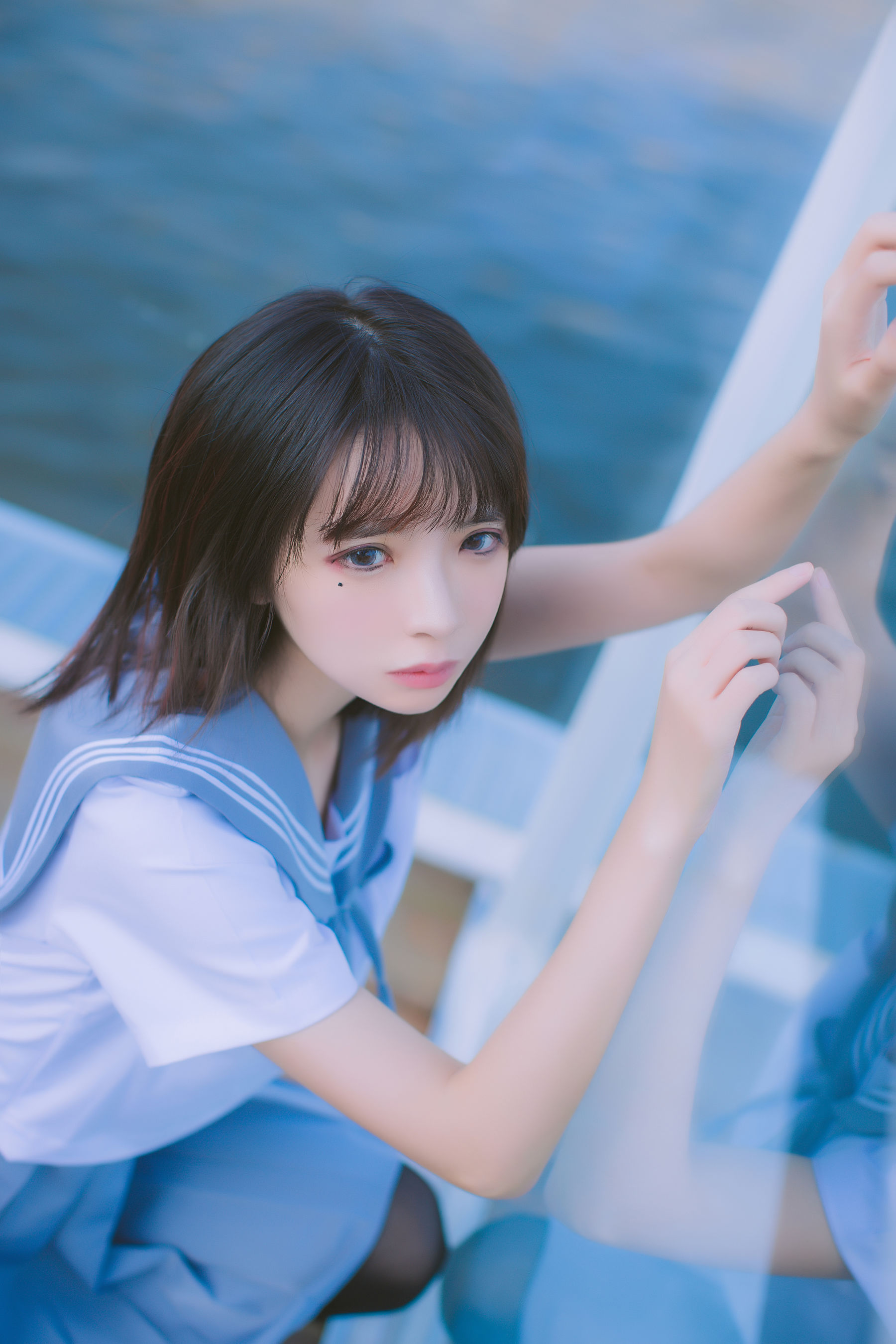 疯猫ss 海边蓝白水手服 [15P]