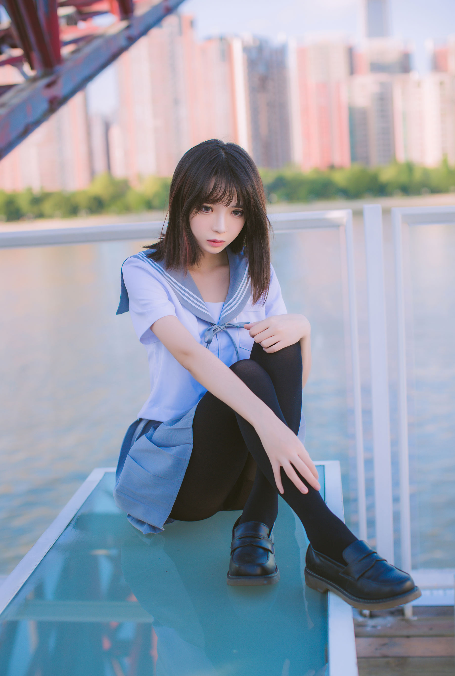 疯猫ss 海边蓝白水手服 [15P]