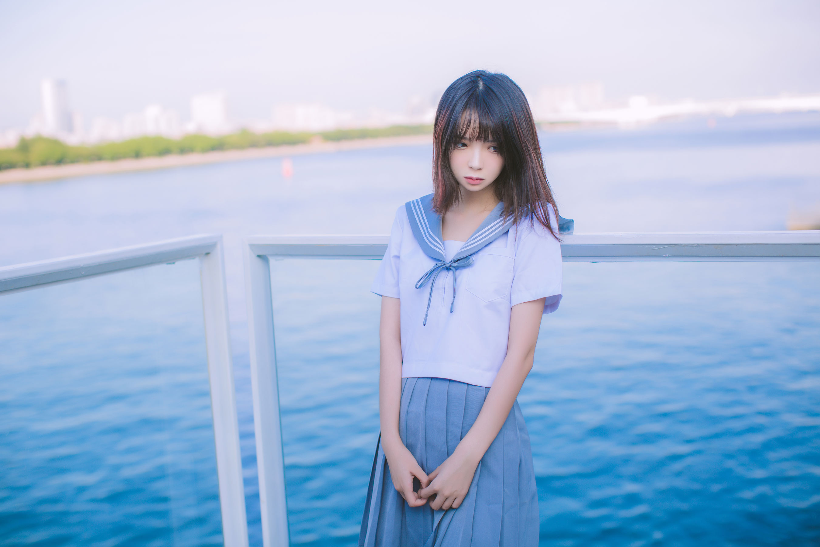 疯猫ss 海边蓝白水手服 [15P]