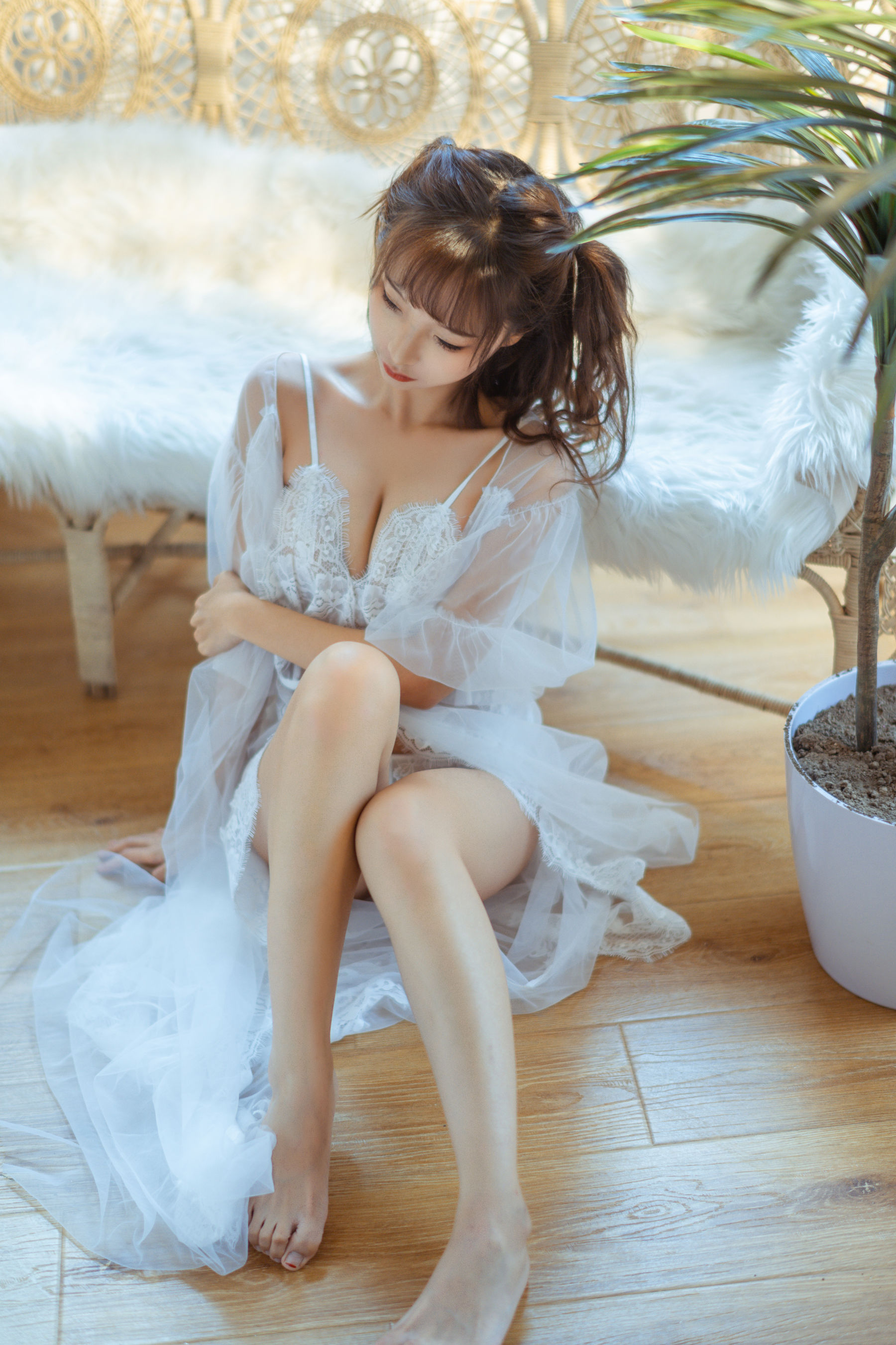 动漫博主蠢沫沫 – 蕾丝睡衣 [31P]