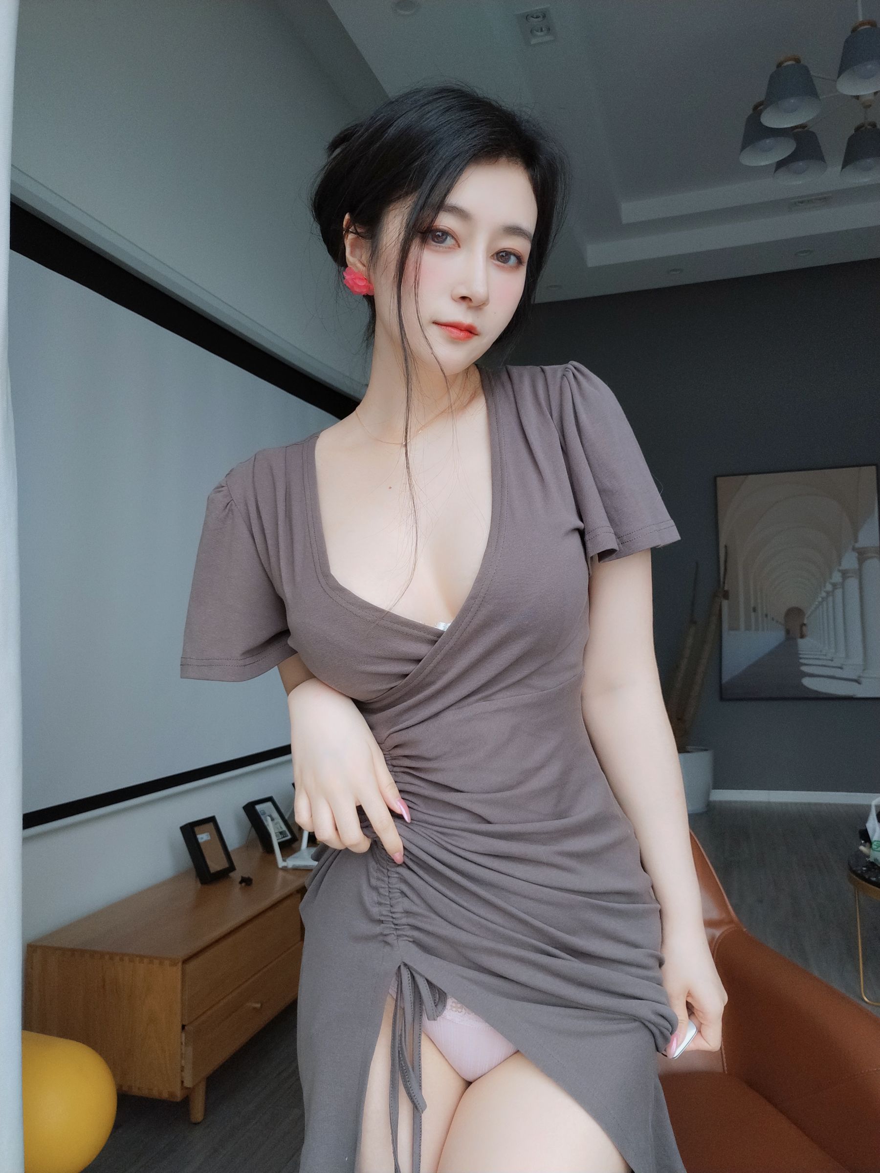 Coser小姐姐白银 – 风情美妇 [31P]