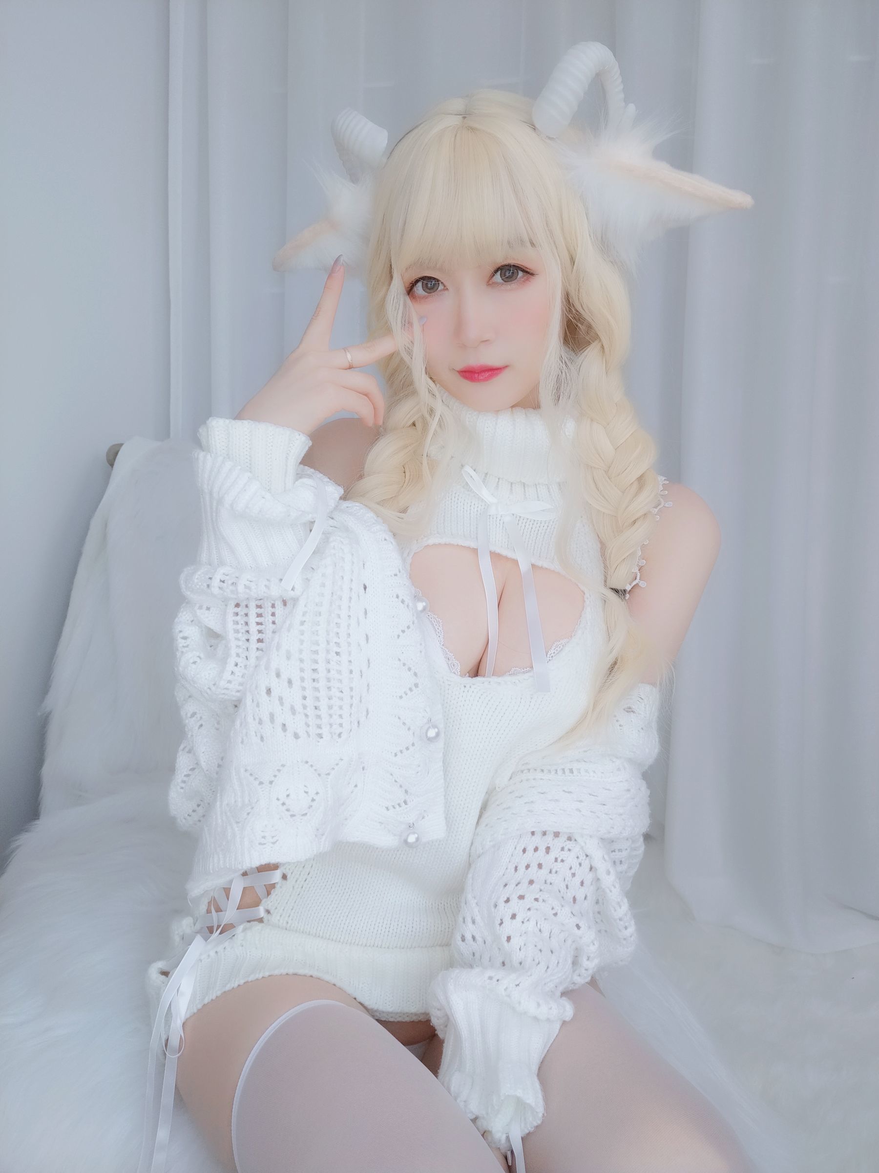 Coser小姐姐白银 – 小白羊 [115P]